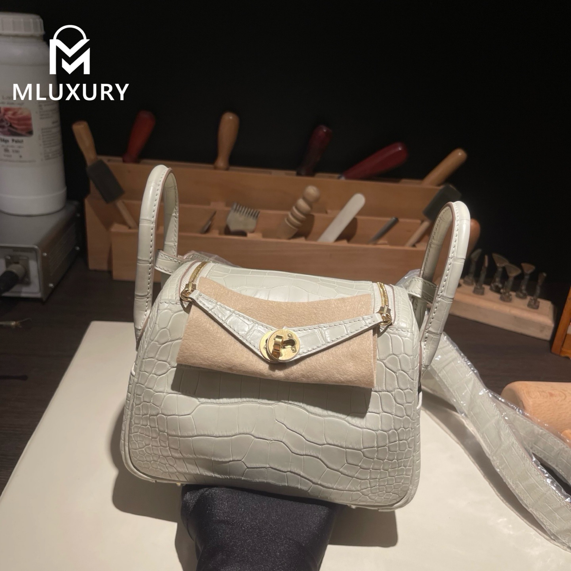 Hermès Mini Lindy II, Matte crocodile leather, Glacier white, Gold hardware