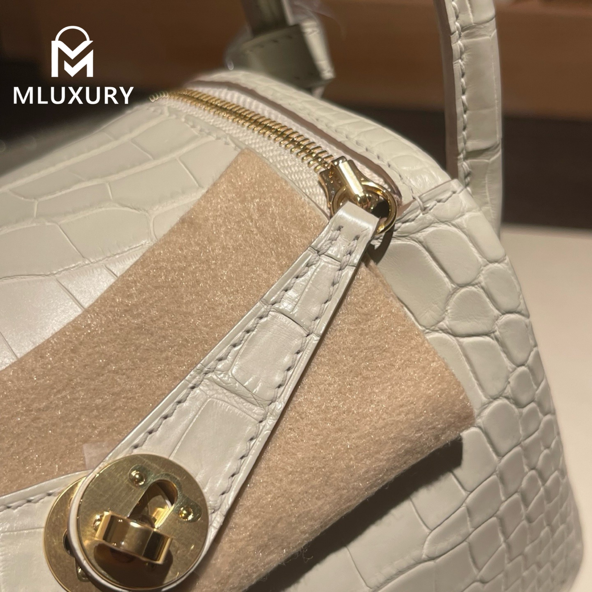 Hermès Mini Lindy II, Matte crocodile leather, Glacier white, Gold hardware