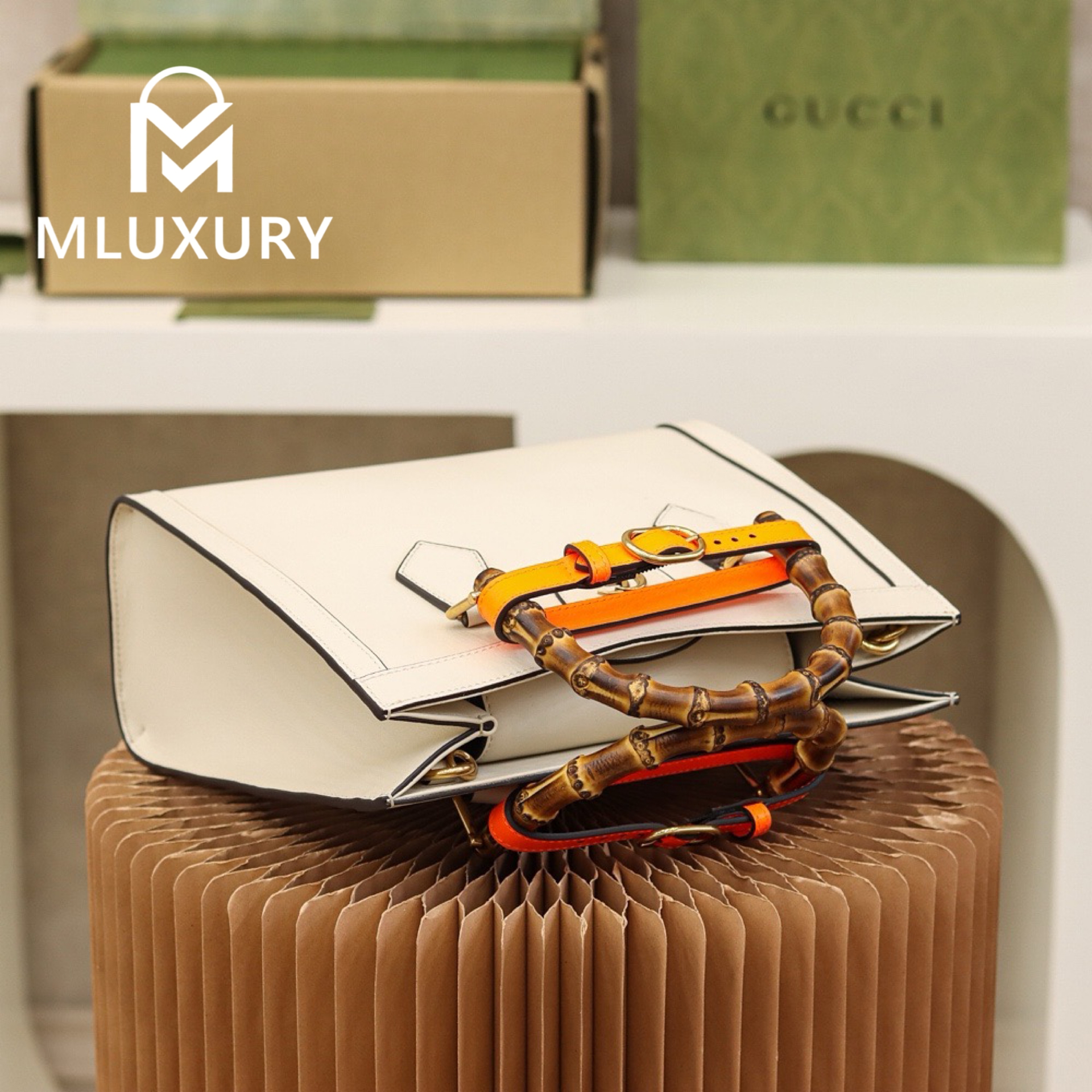 GUCCI Diana Small, Original Leather, White