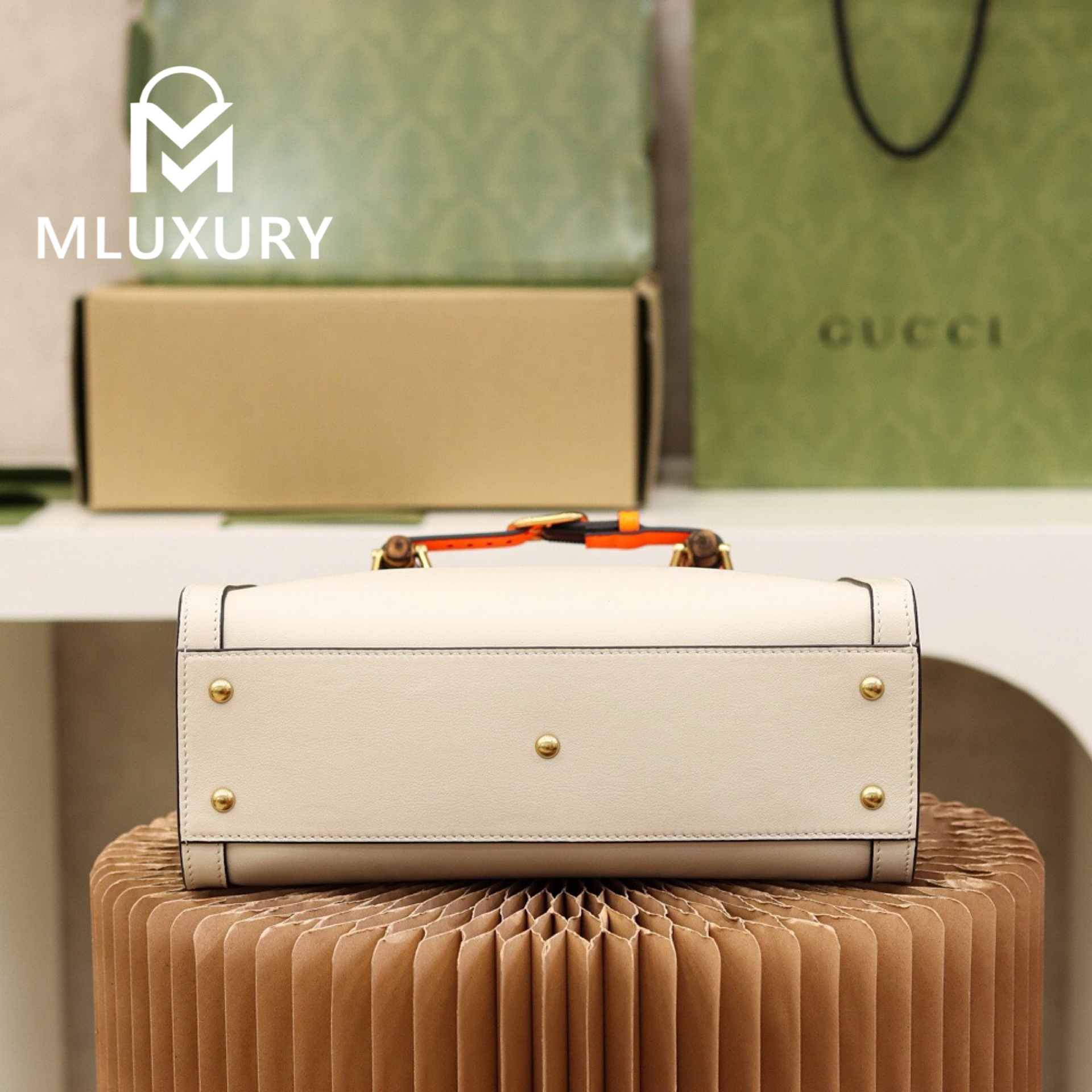GUCCI Diana Small, Original Leather, White