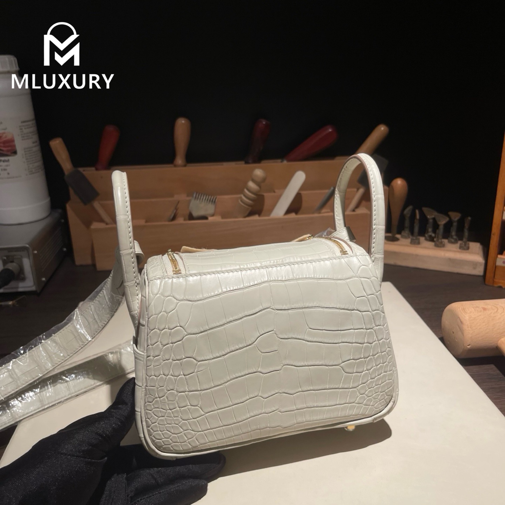 Hermès Mini Lindy II, Matte crocodile leather, Glacier white, Gold hardware