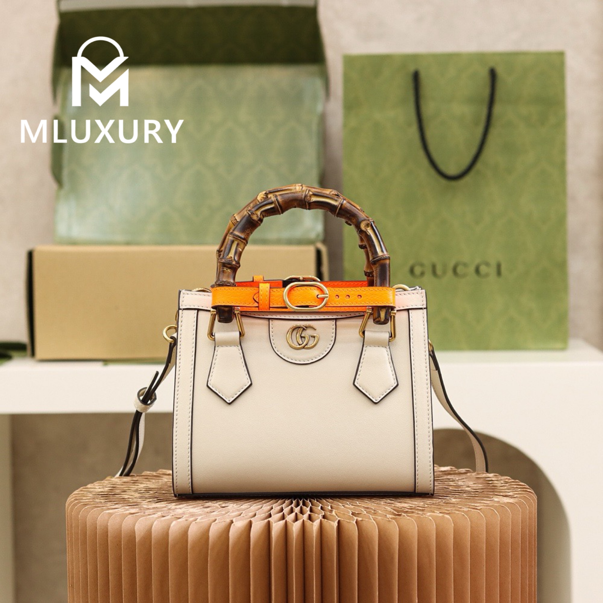 GUCCI Diana Mini, Genuine leather, White