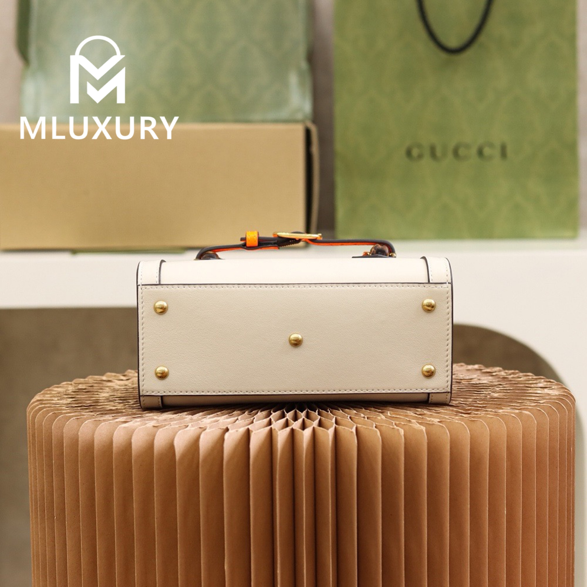 GUCCI Diana Mini, Genuine leather, White