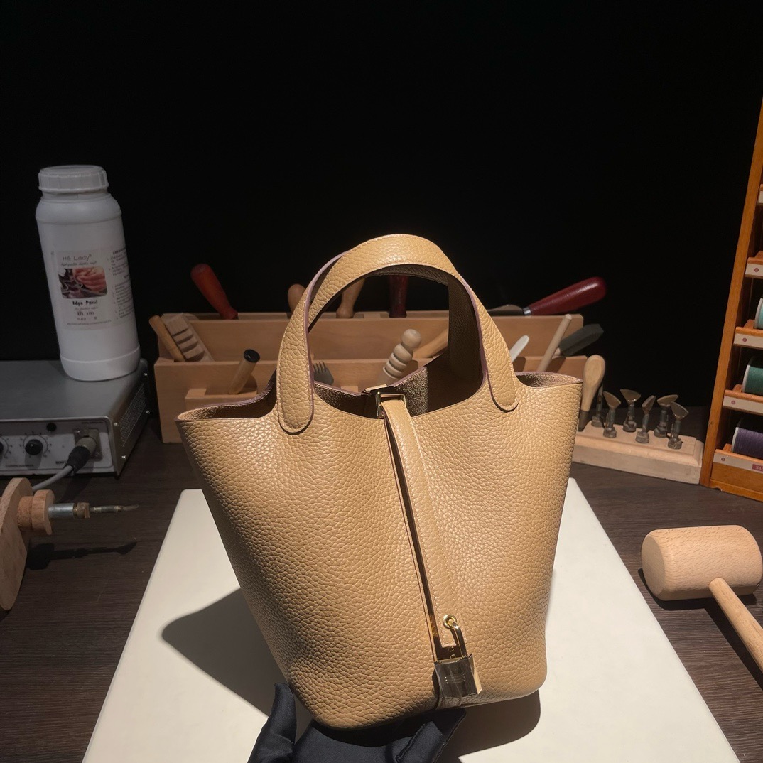 Hermès Picotin 18, Genuine Tc leather, Biscuit color, Silver hardware
