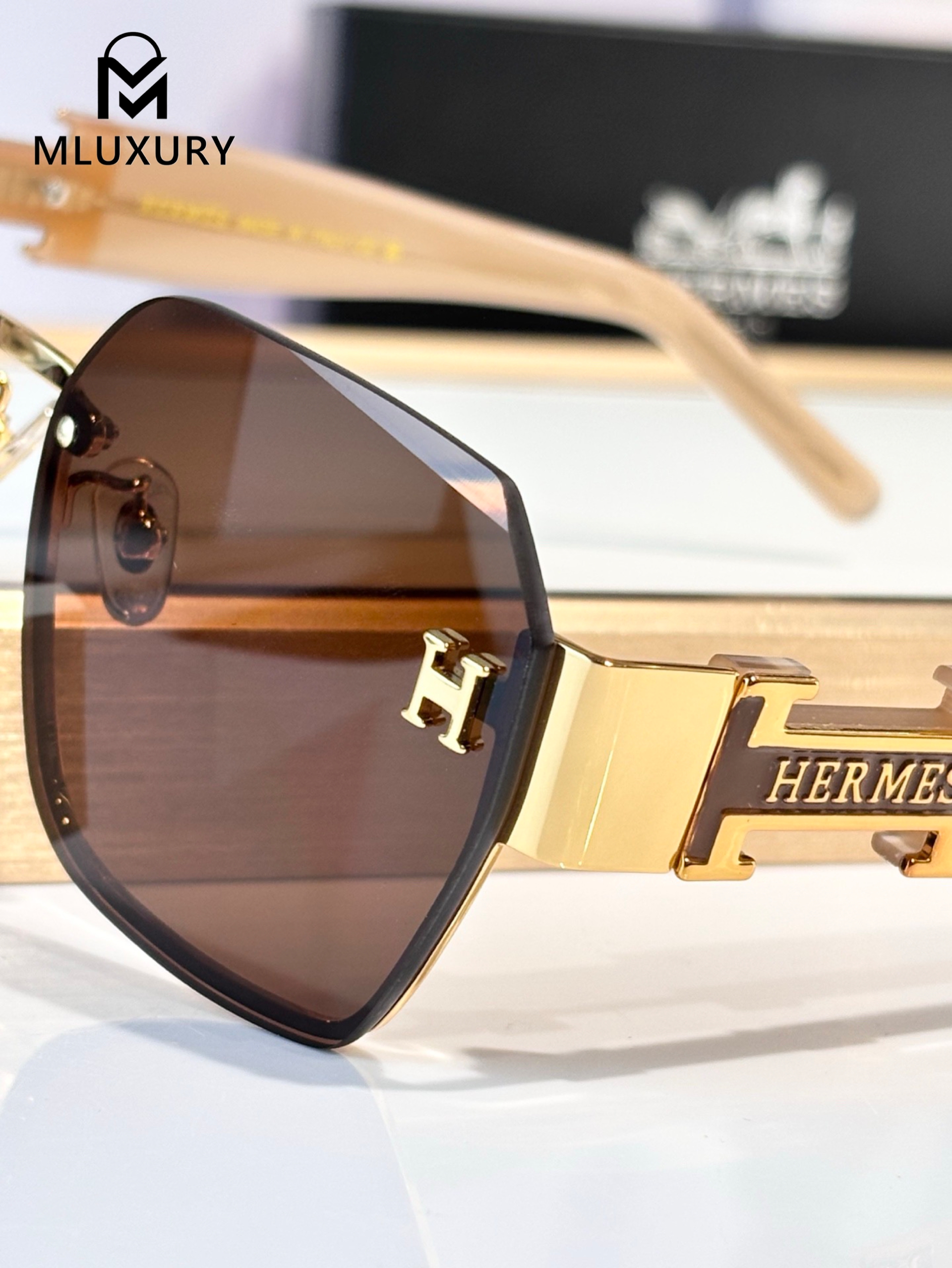 HERMÈS H8026