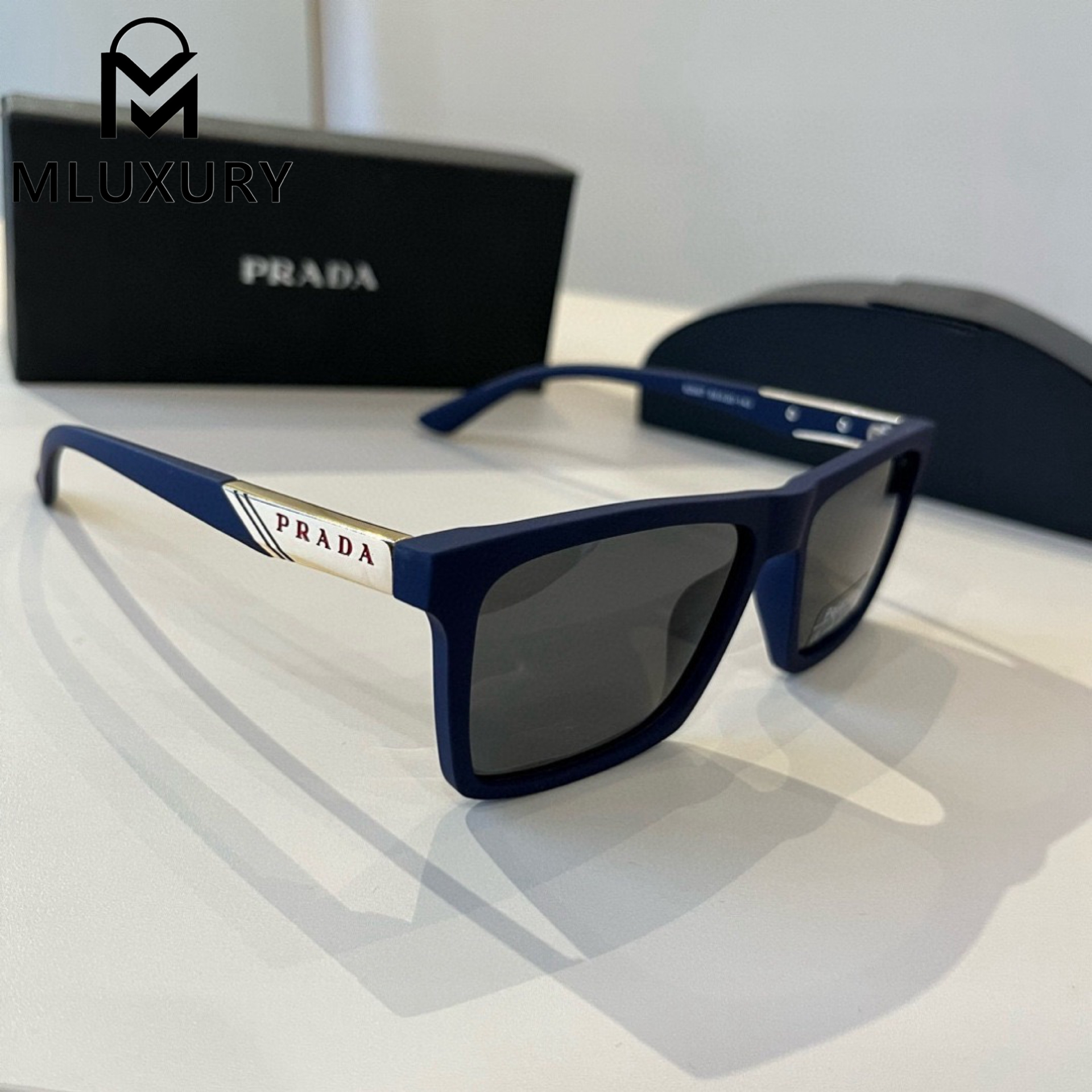 PRADA  82007
