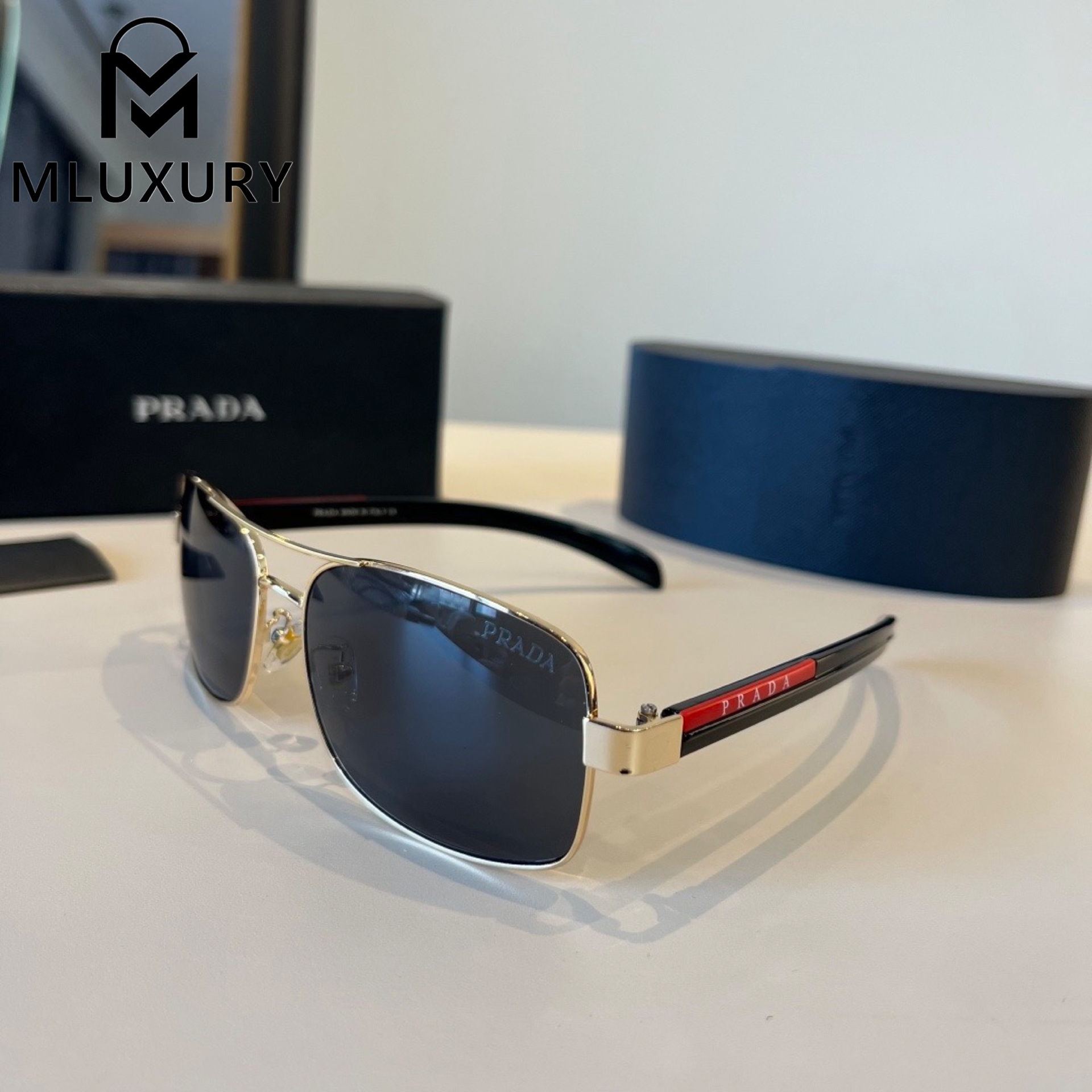PRADA 9048