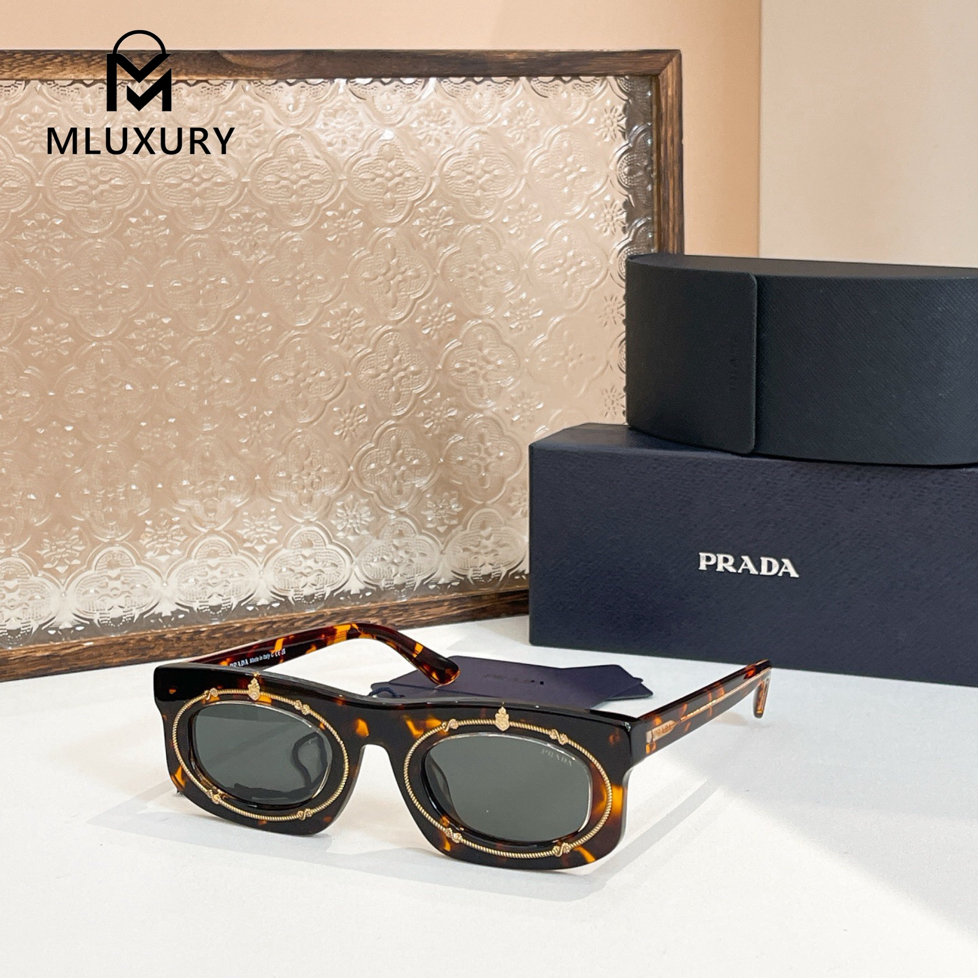 PRADA PRB02S