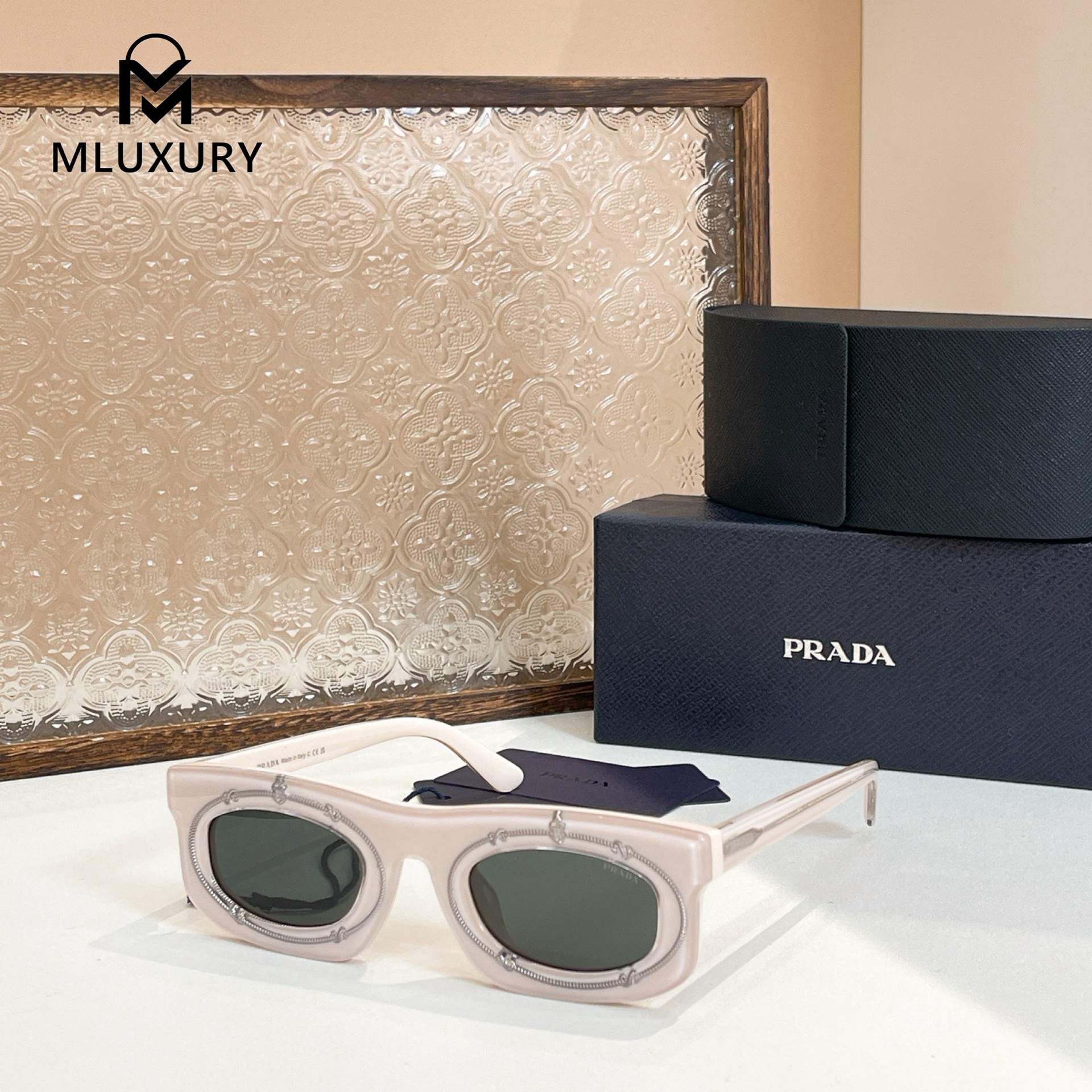 PRADA PRB02S