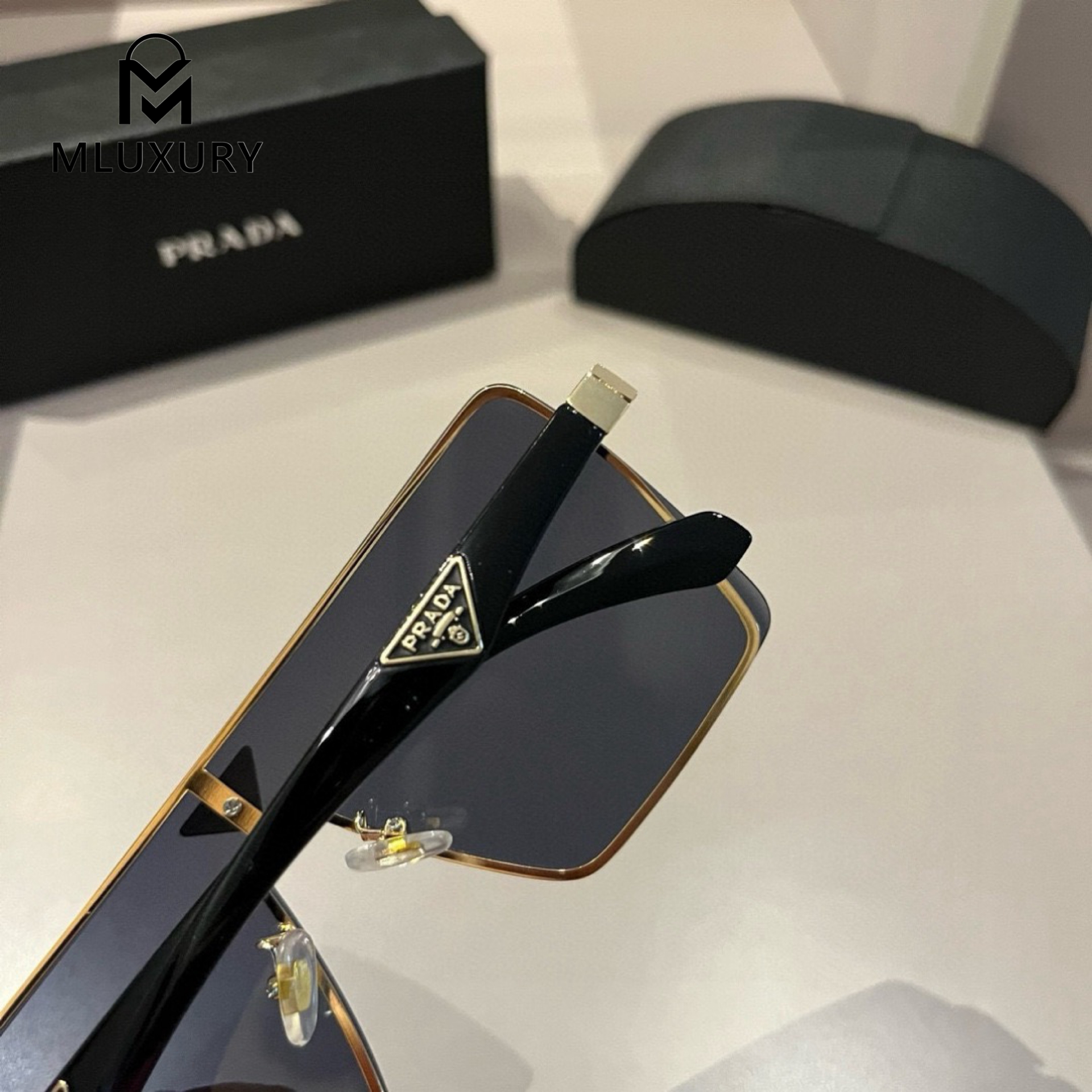 PRADA 23082