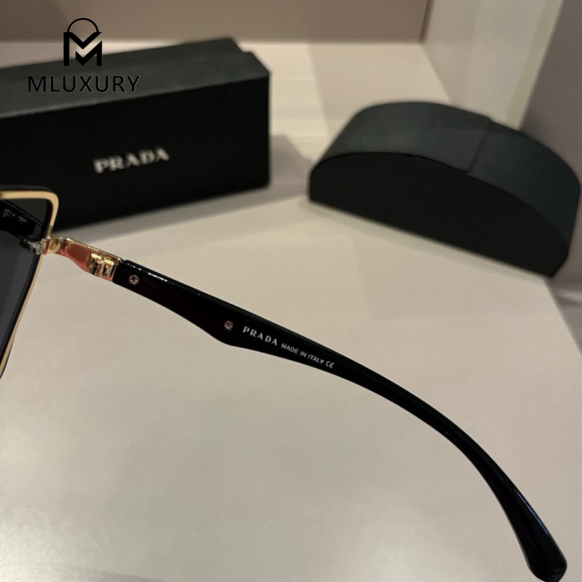 PRADA 23082