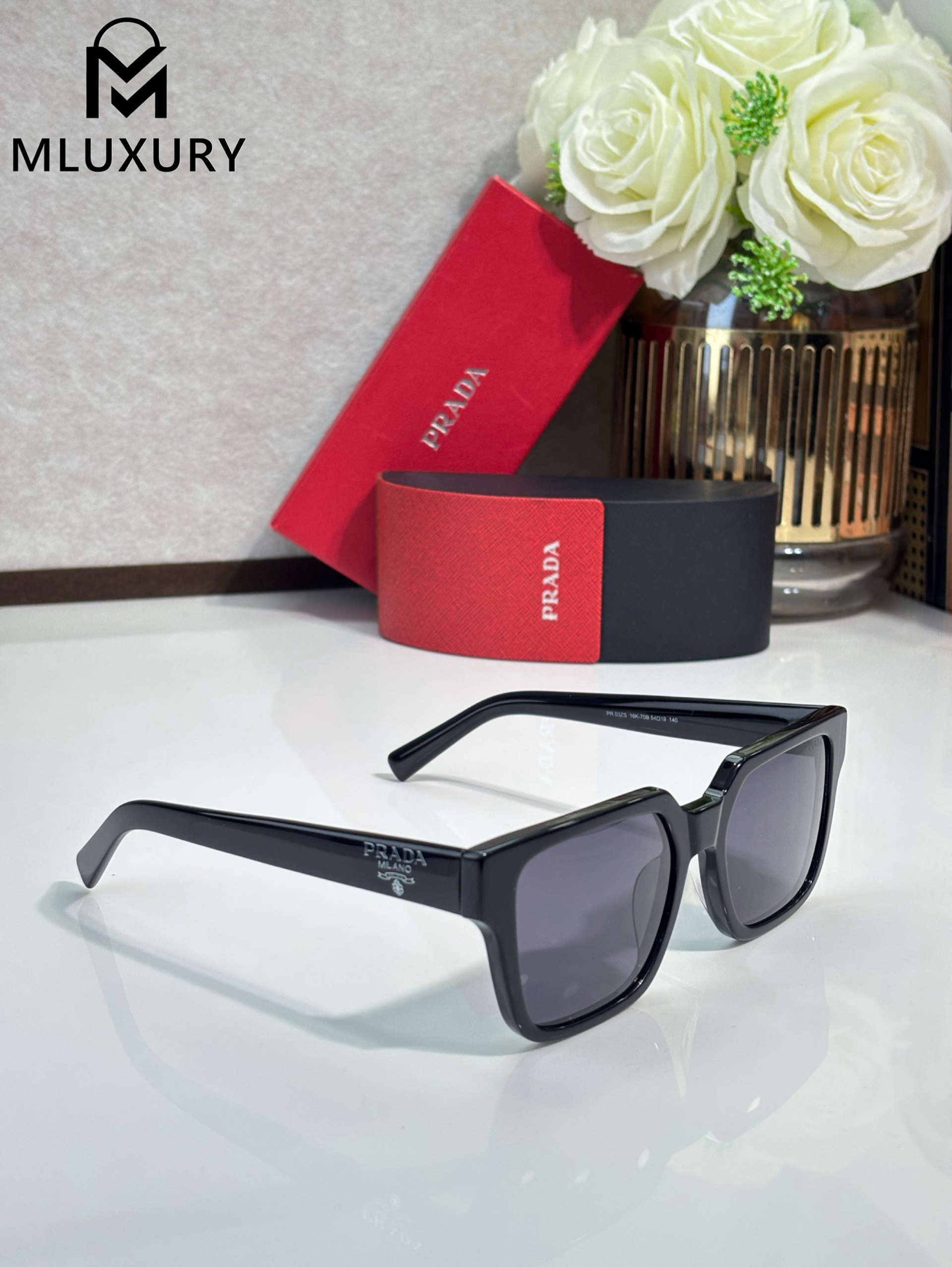 PRADA PR03ZS