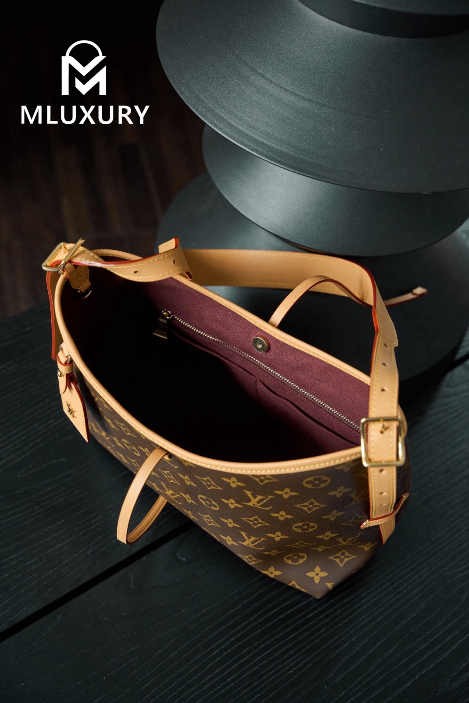 LOUIS VUITTON CARRYALL (small size)