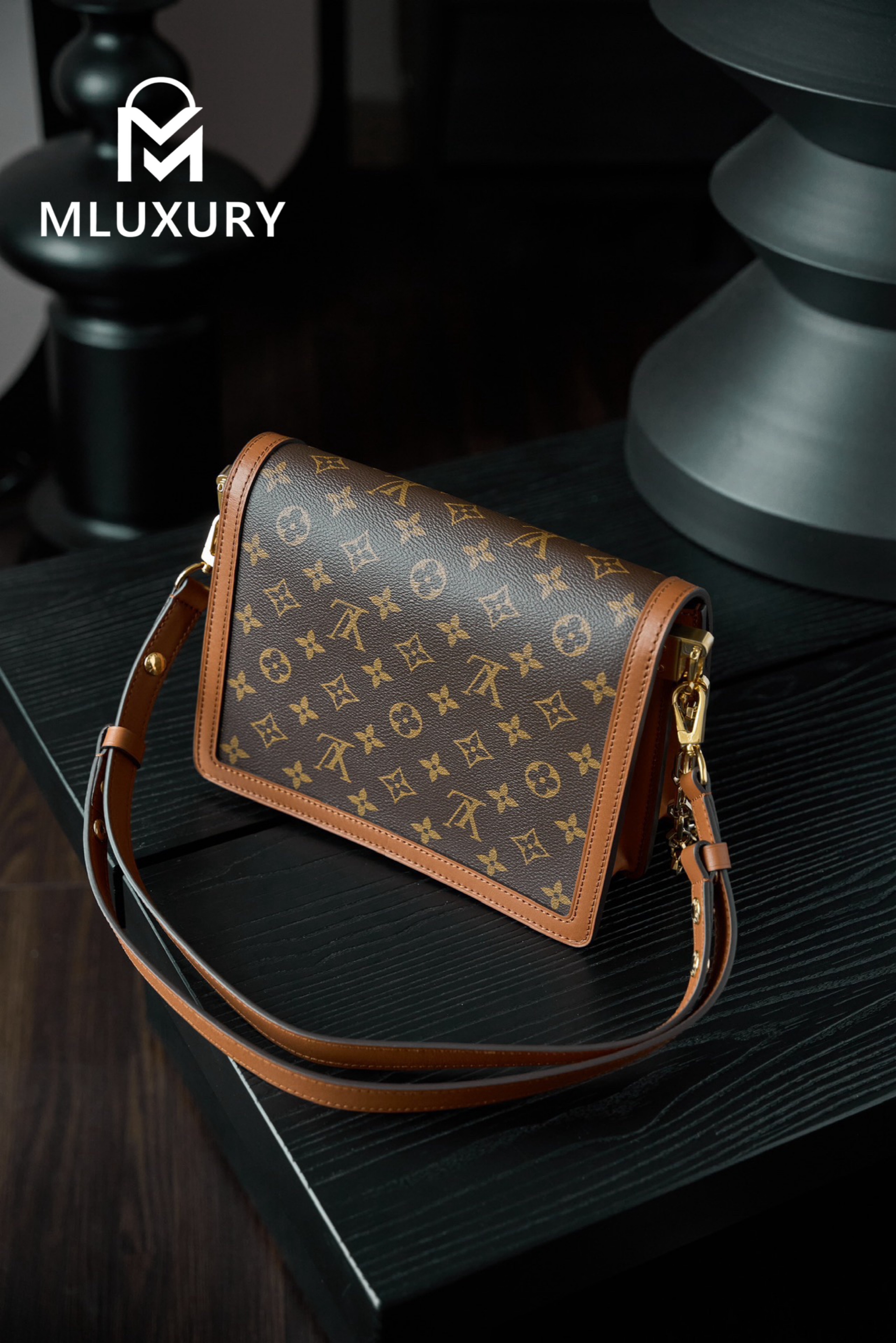 LOUIS VUITTON DAUPHINE (Medium)