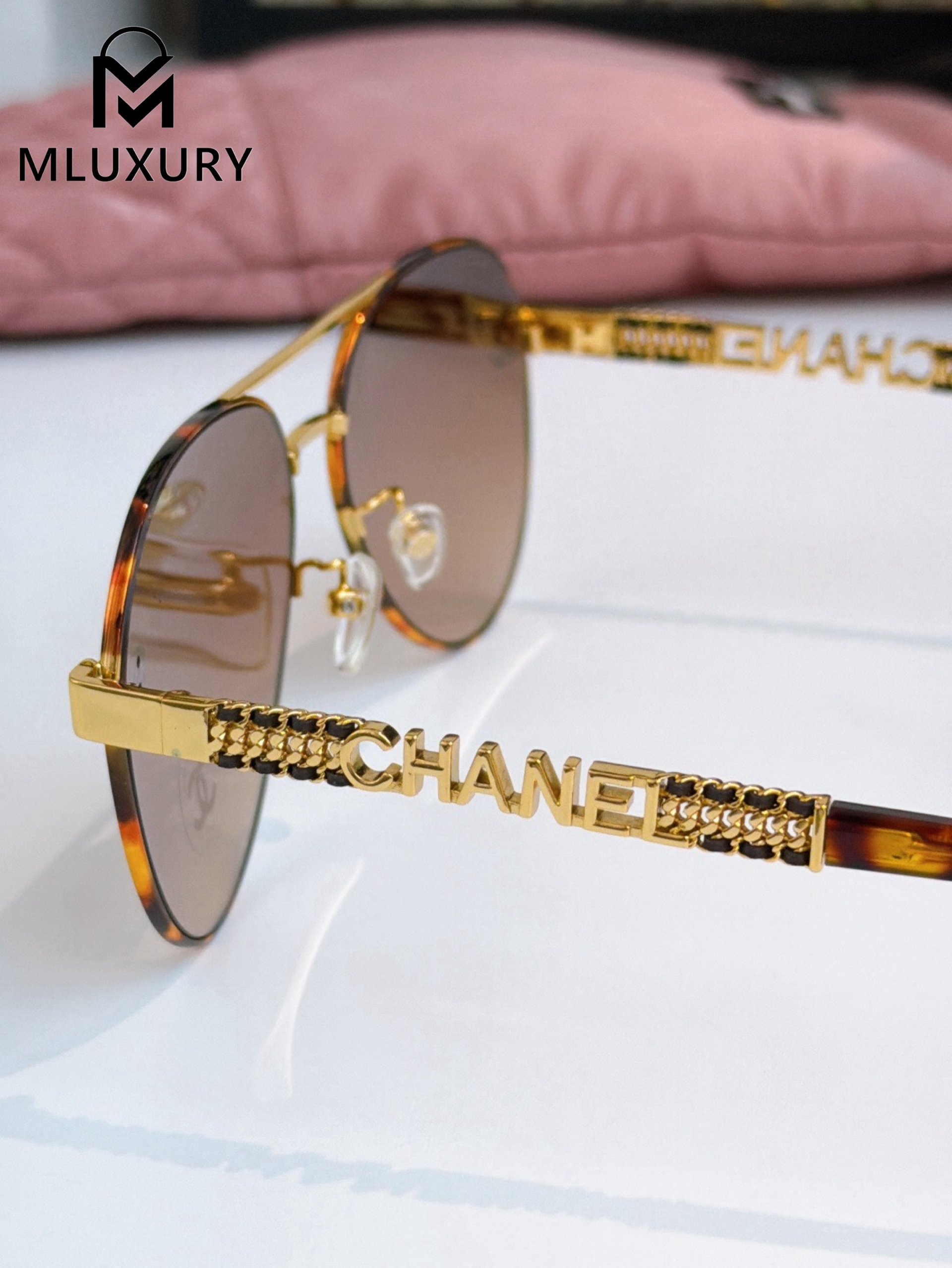 CHANEL 4225