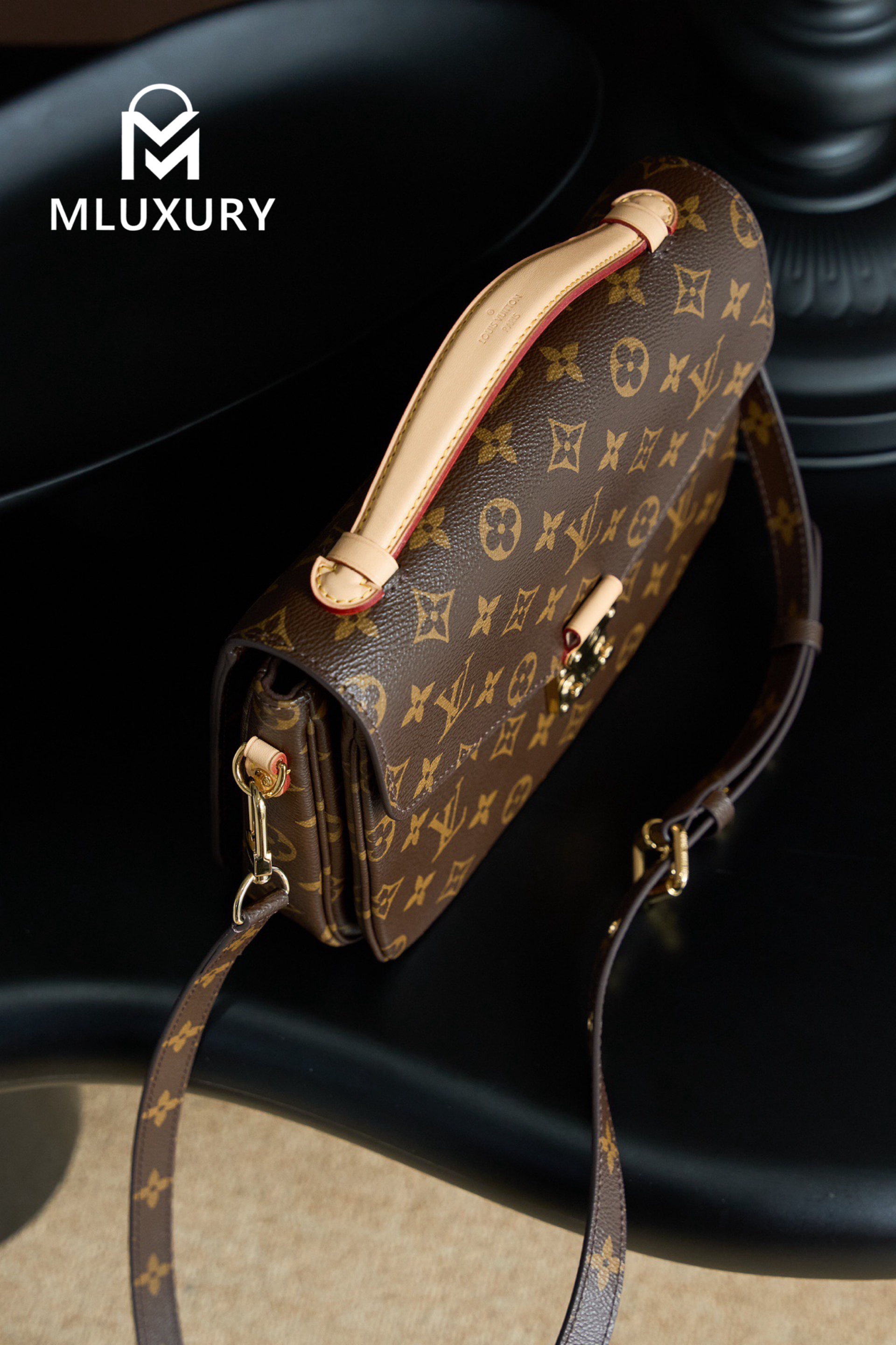 LOUIS VUITTON Pochette Metis Handbag