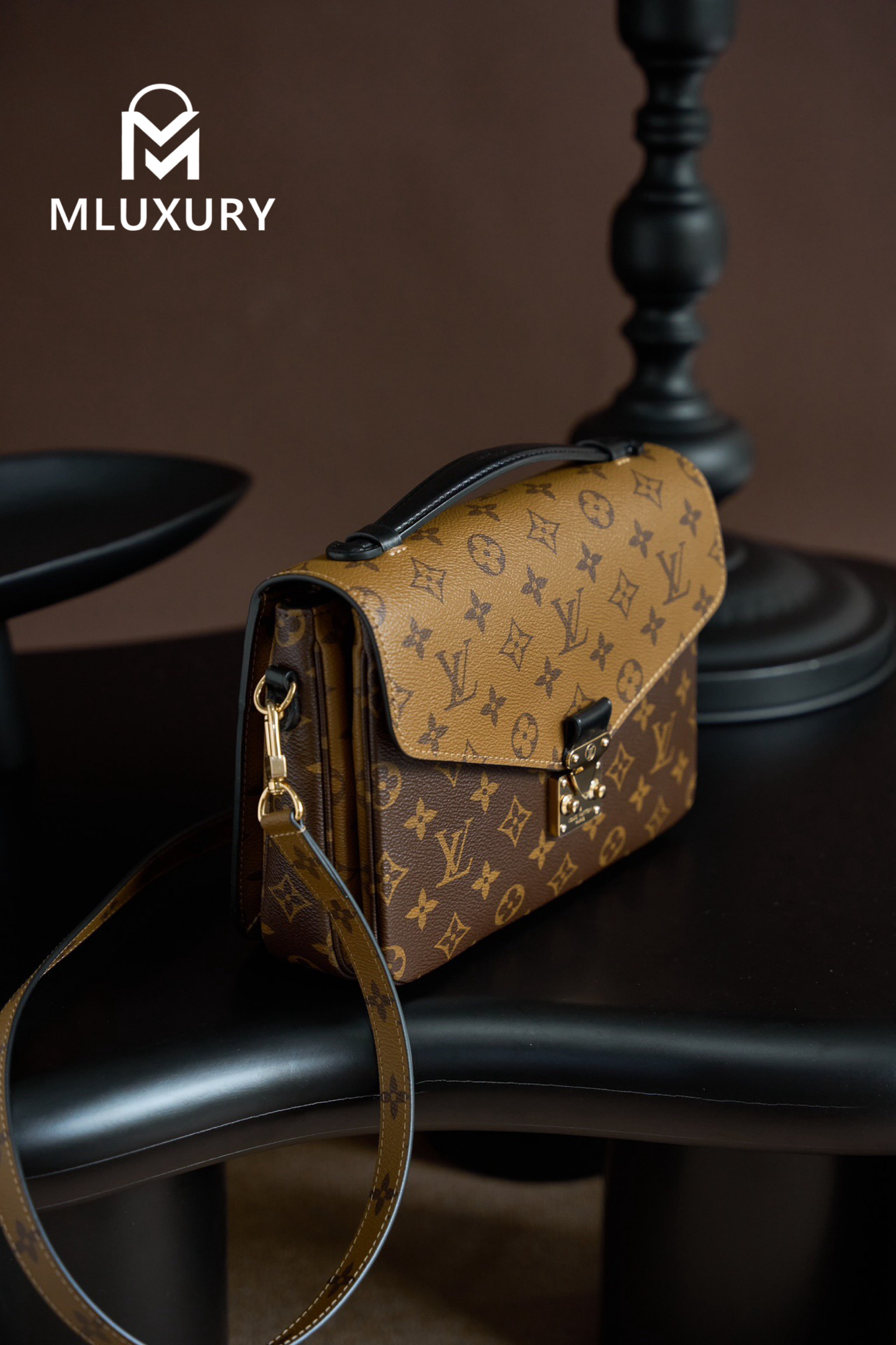 LOUIS VUITTON Pochette Metis Handbag