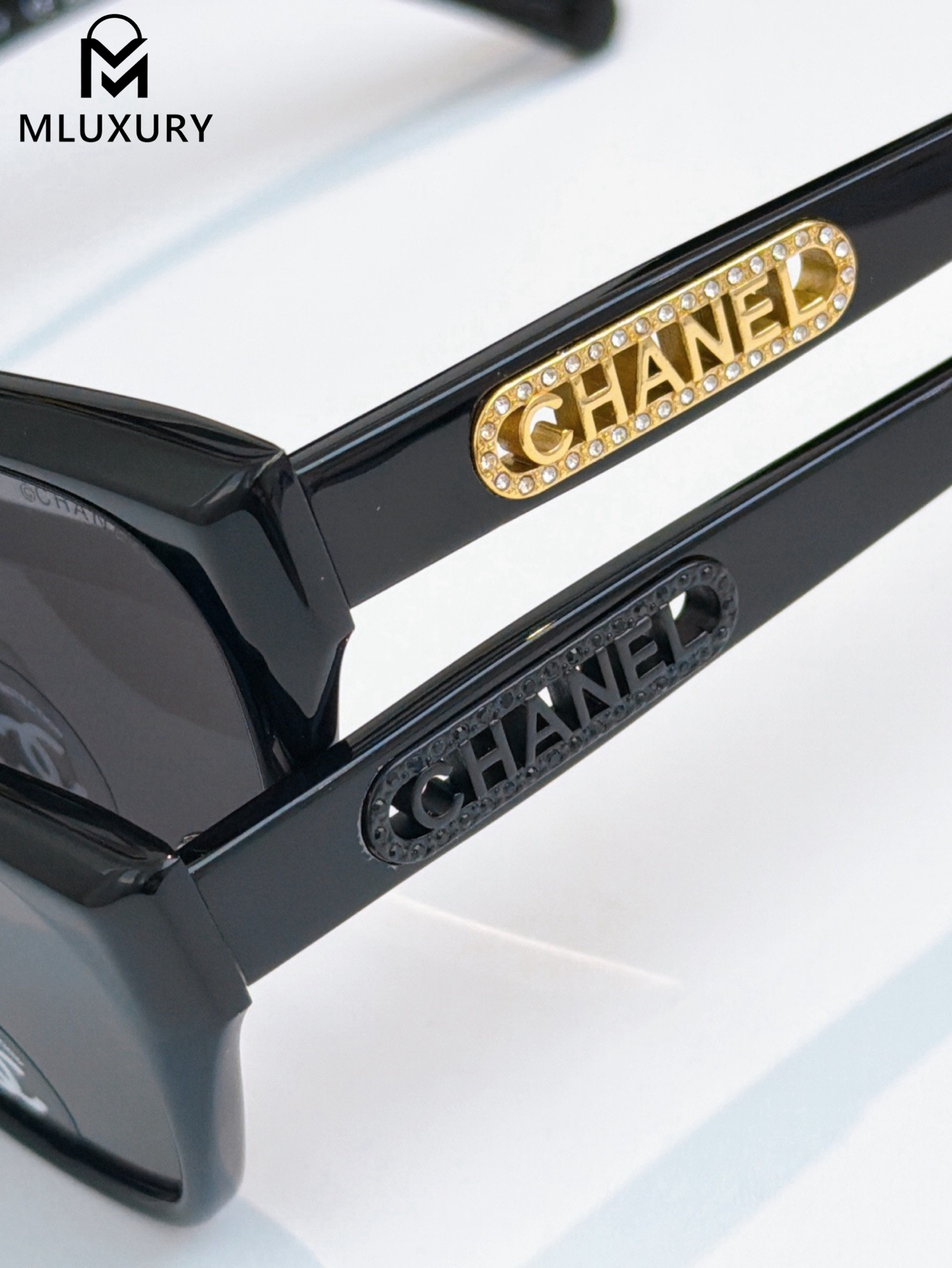 CHANEL 6819