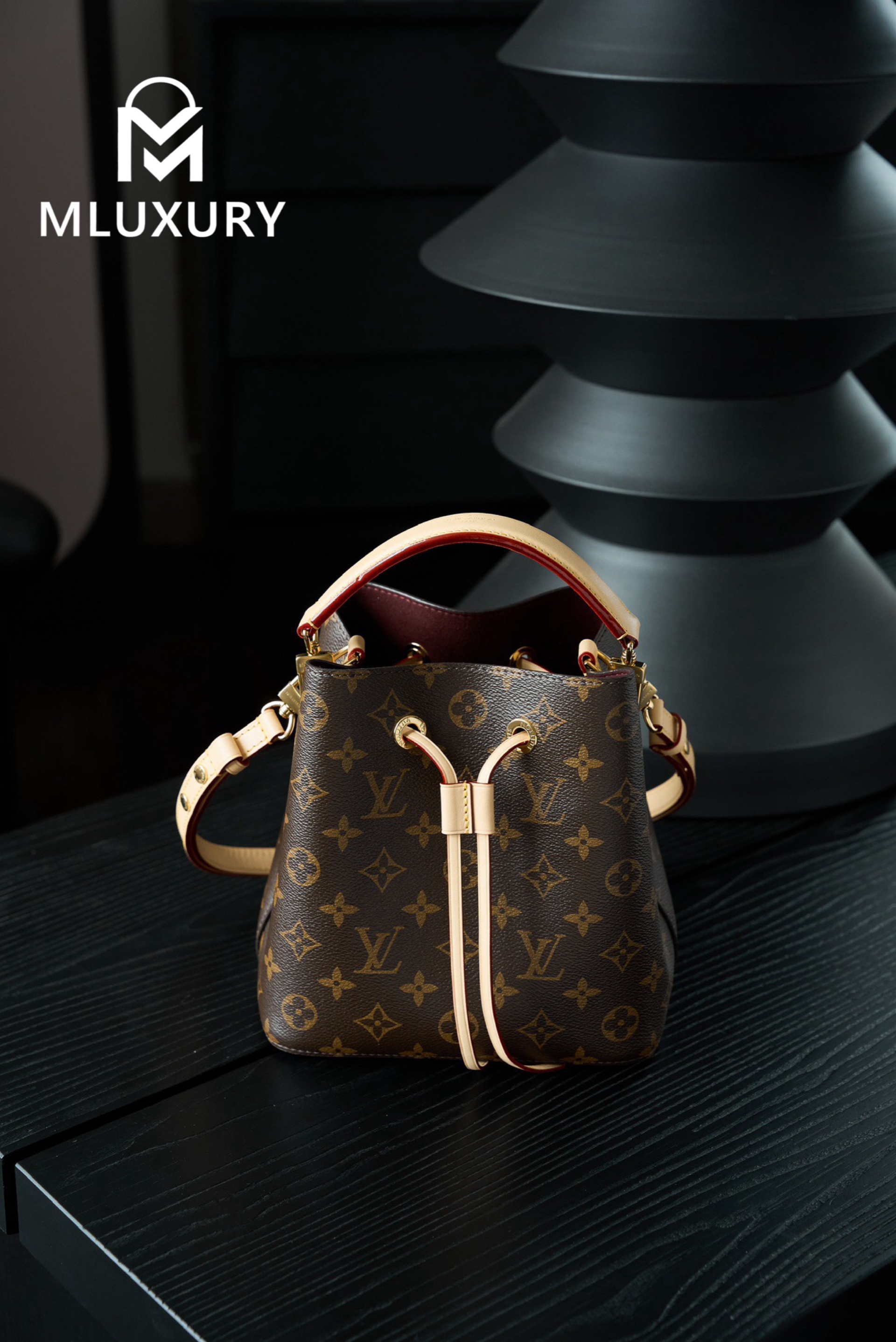 LOUIS VUITTON New NéOnoé BB Mini Bucket Bag