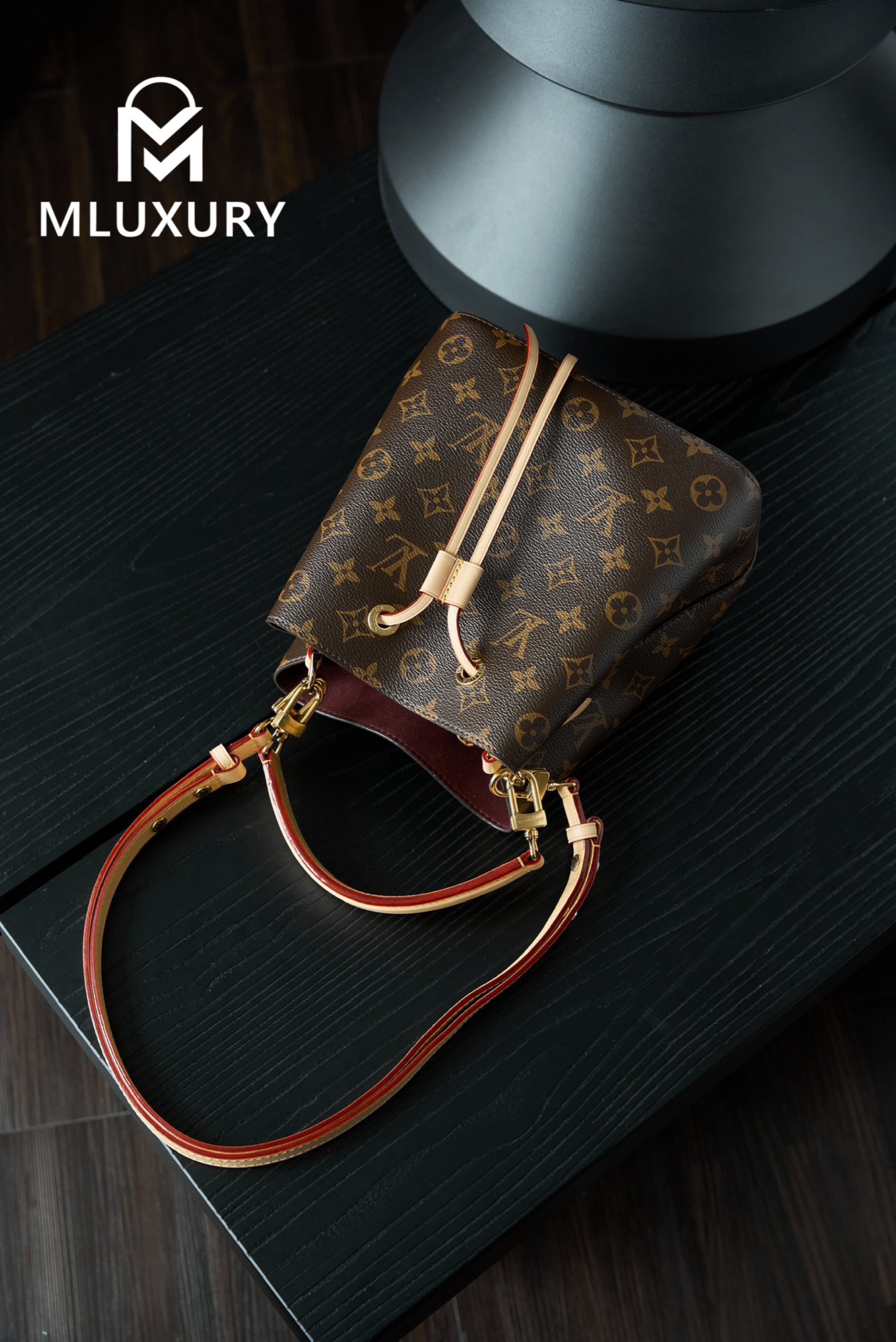LOUIS VUITTON New NéOnoé BB Mini Bucket Bag
