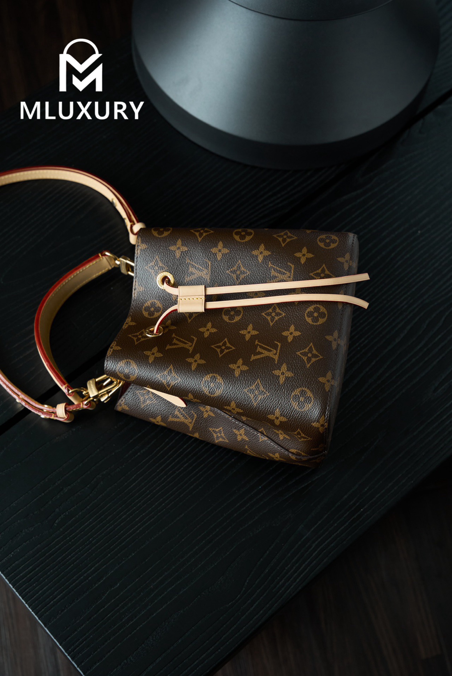 LOUIS VUITTON New NéOnoé BB Mini Bucket Bag