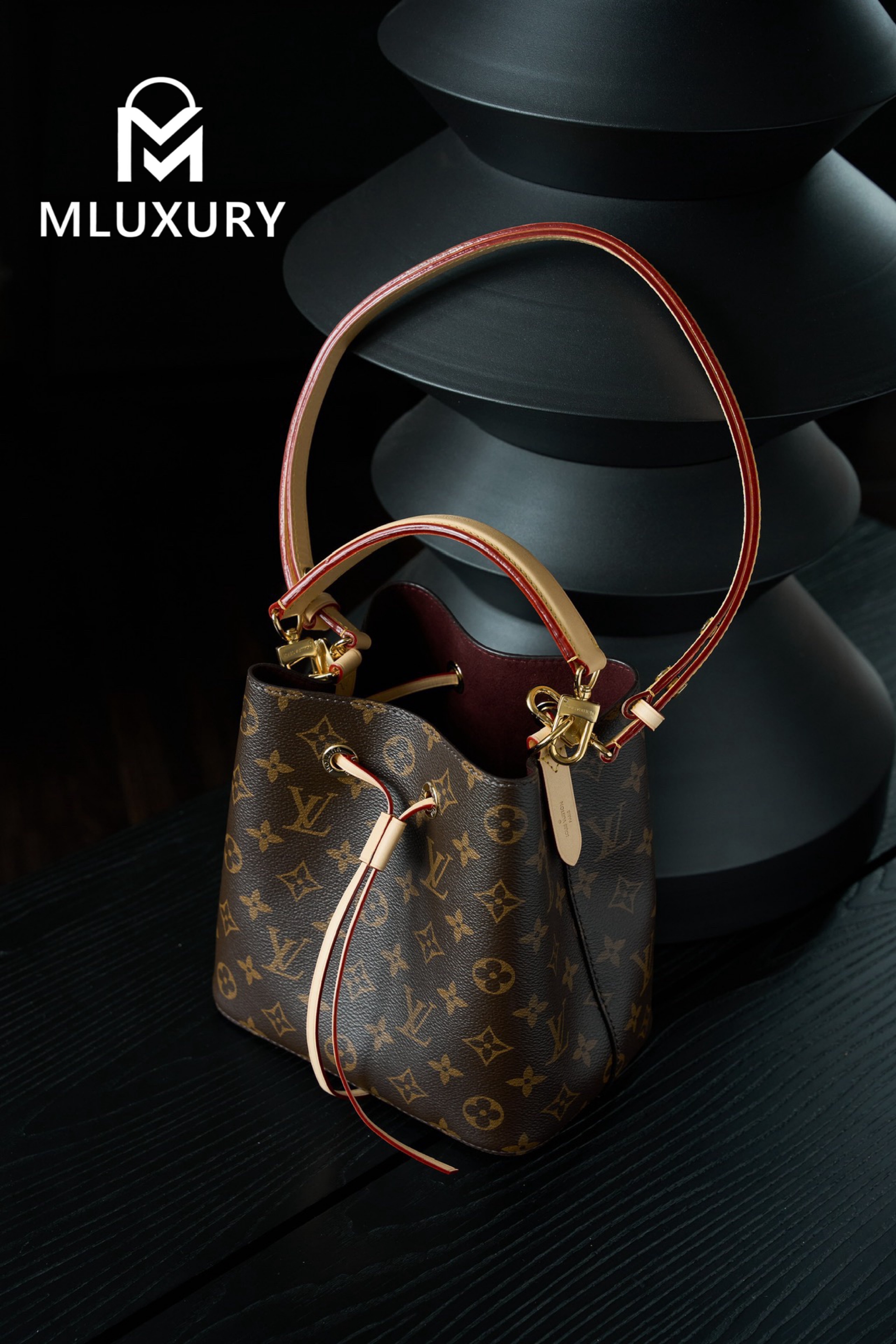 LOUIS VUITTON New NéOnoé BB Mini Bucket Bag