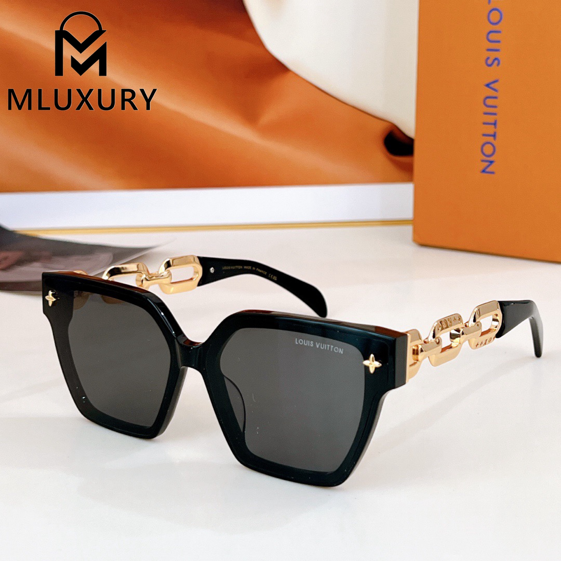 LOUIS VUITTON Z2039U
