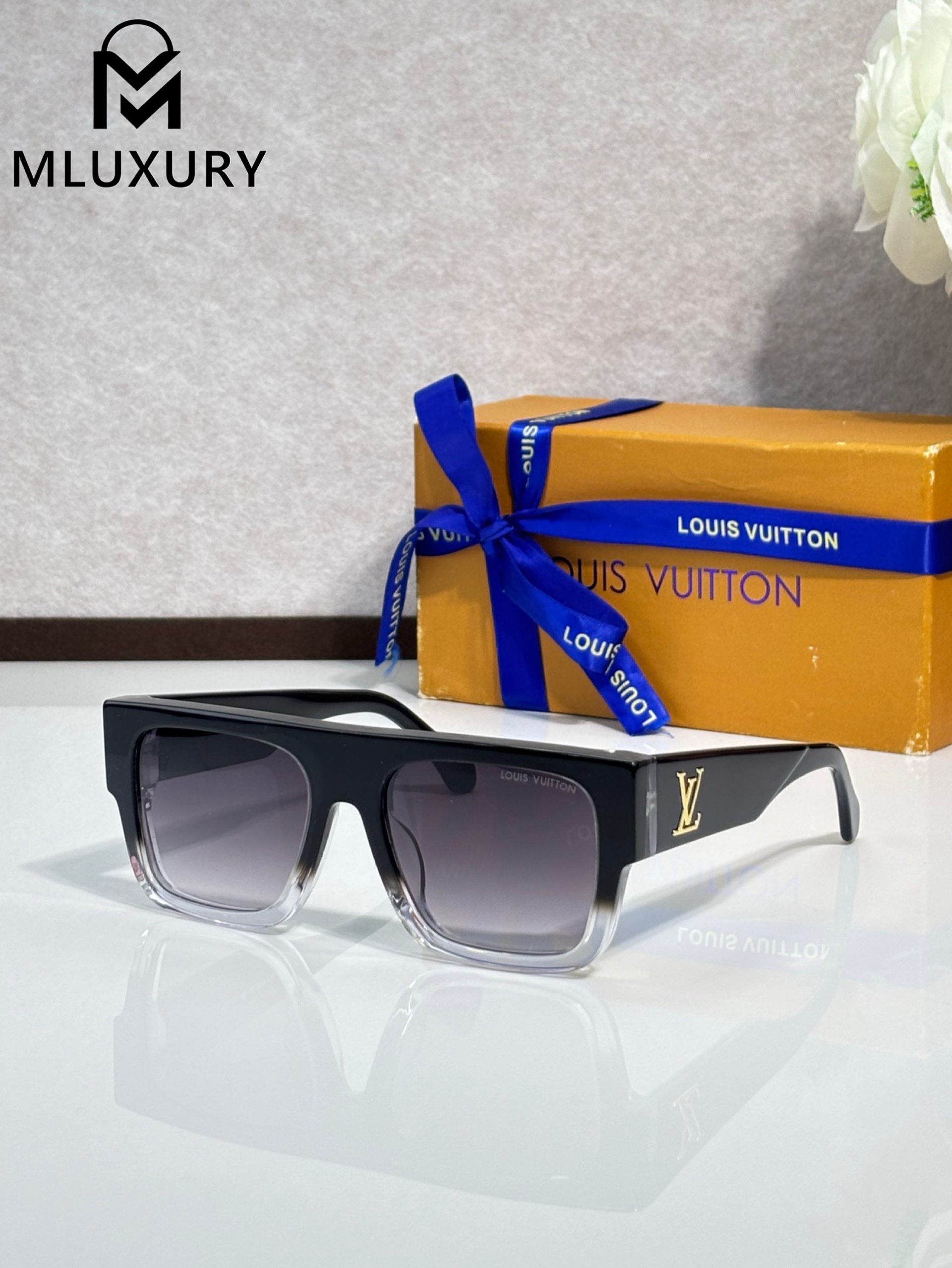 LOUIS VUITTON Z2707E