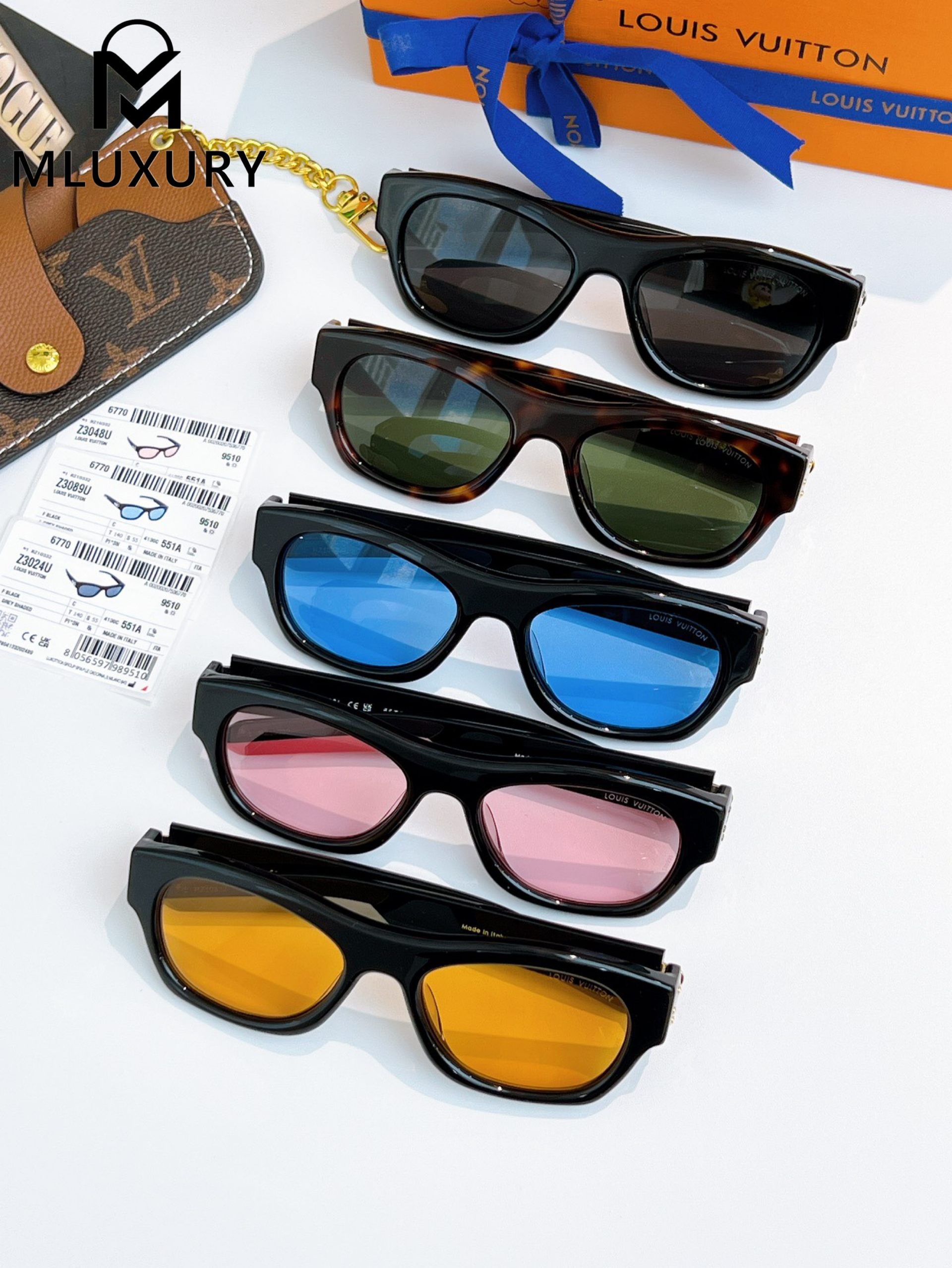 LOUIS VUITTON Z3024U