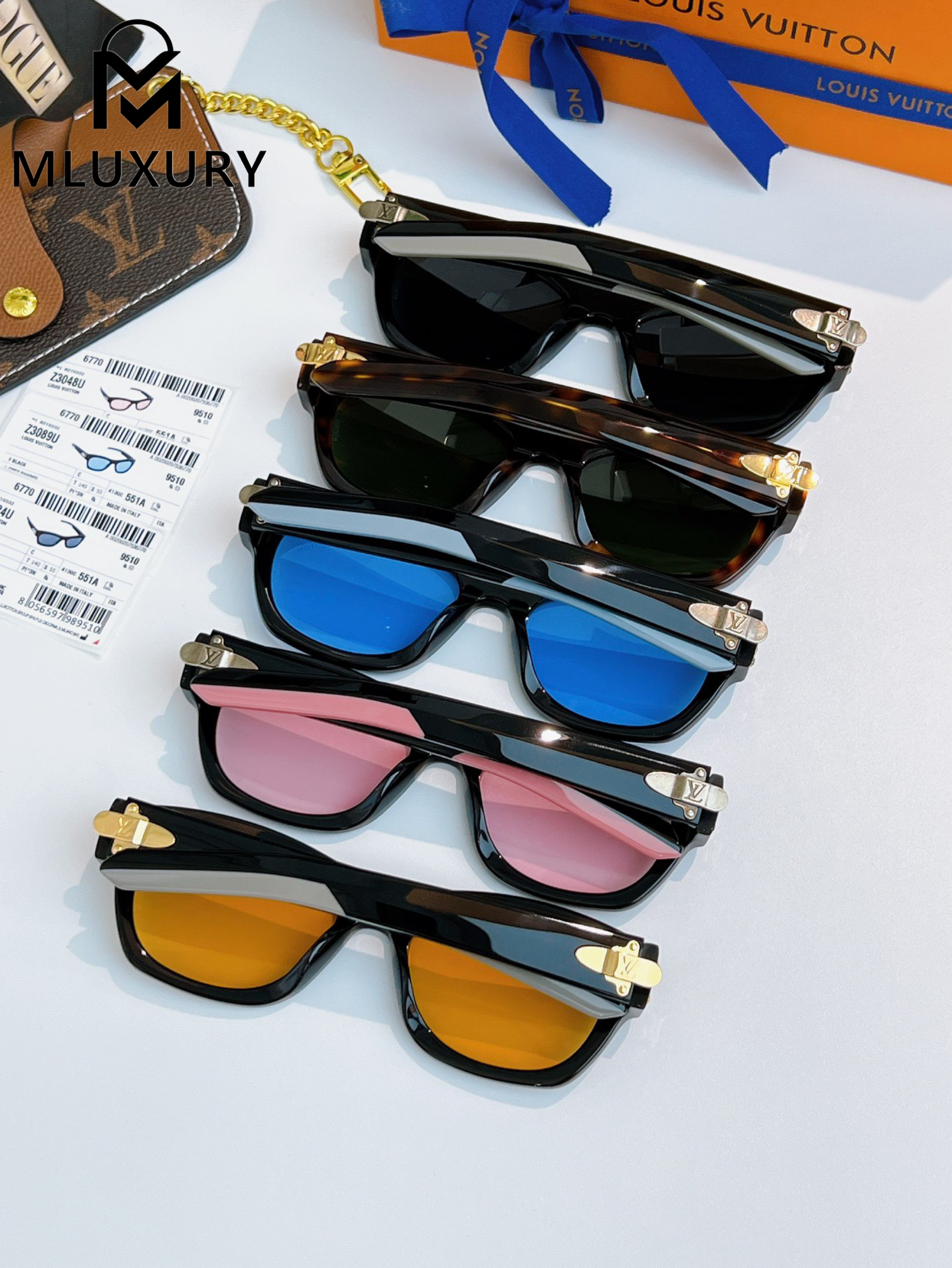 LOUIS VUITTON Z3024U