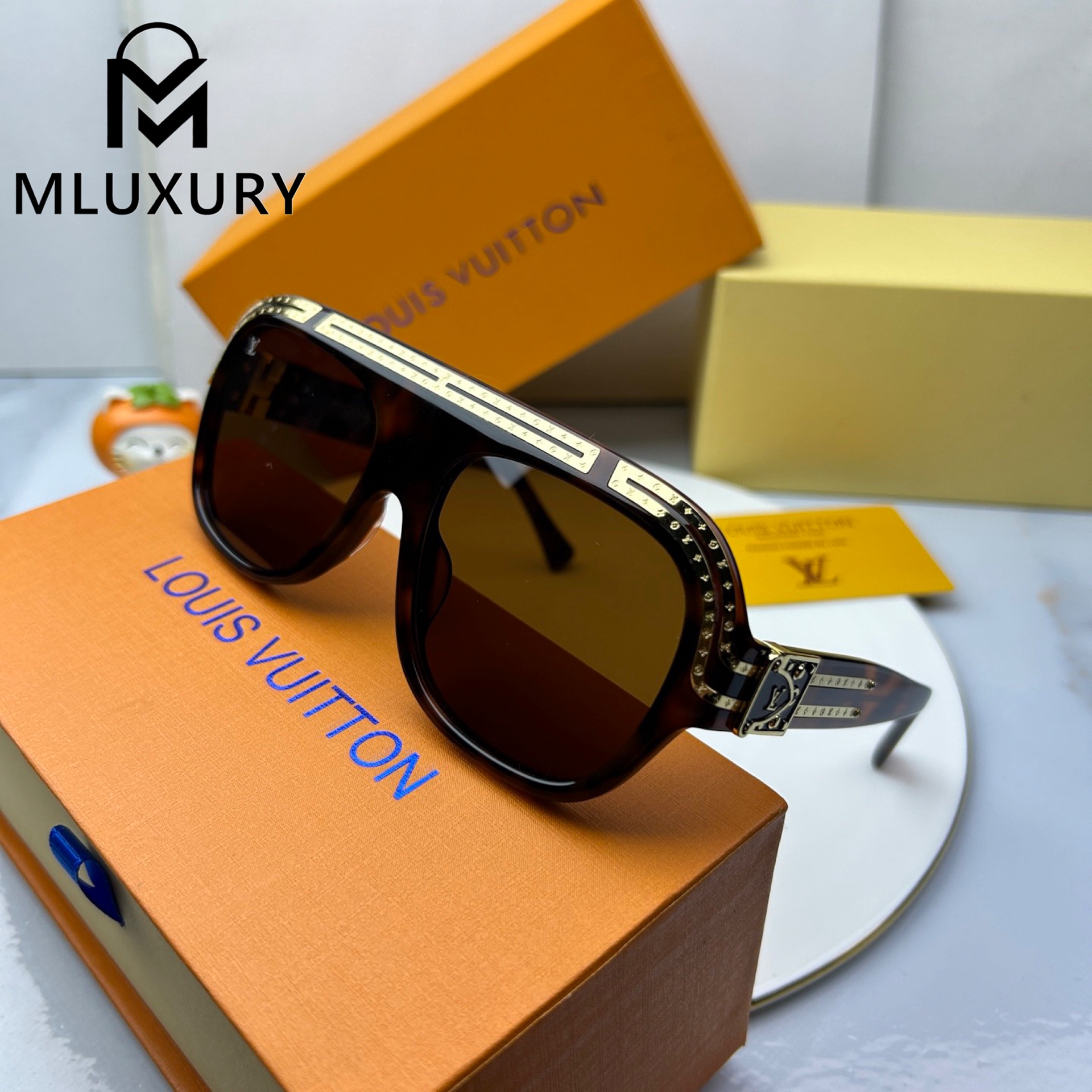 LOUIS VUITTON Z2517U