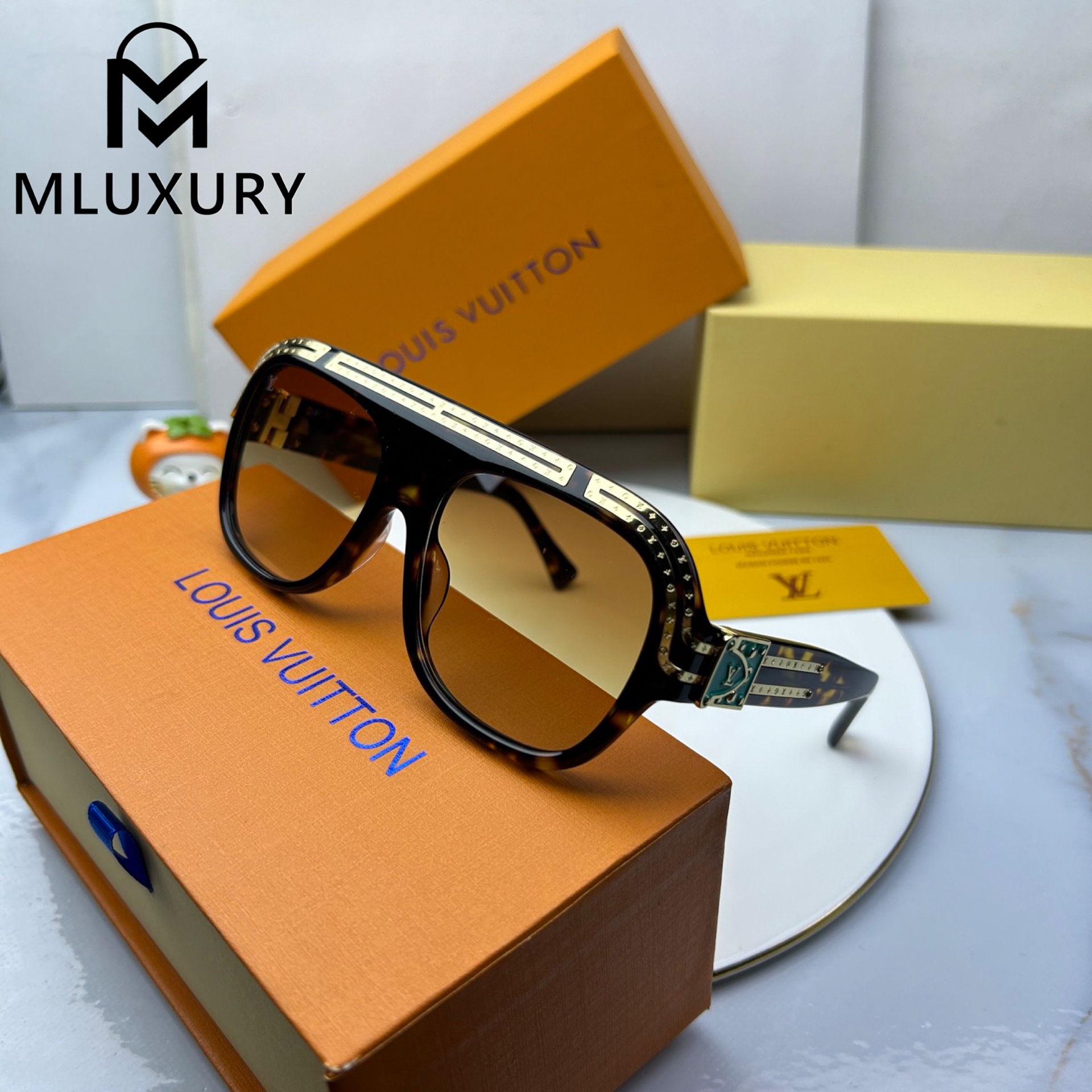 LOUIS VUITTON Z2517U
