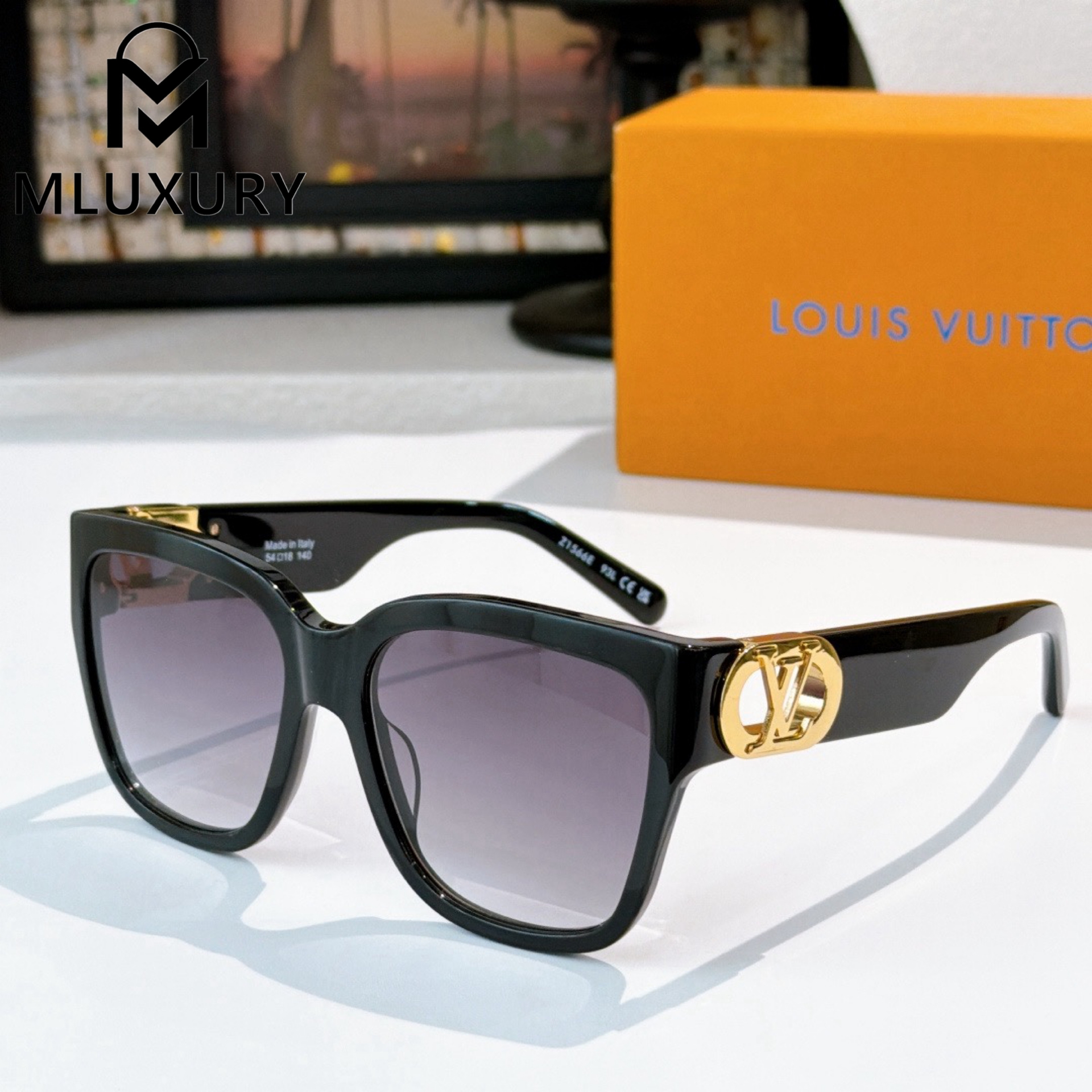 LOUIS VUITTON  Z1566E