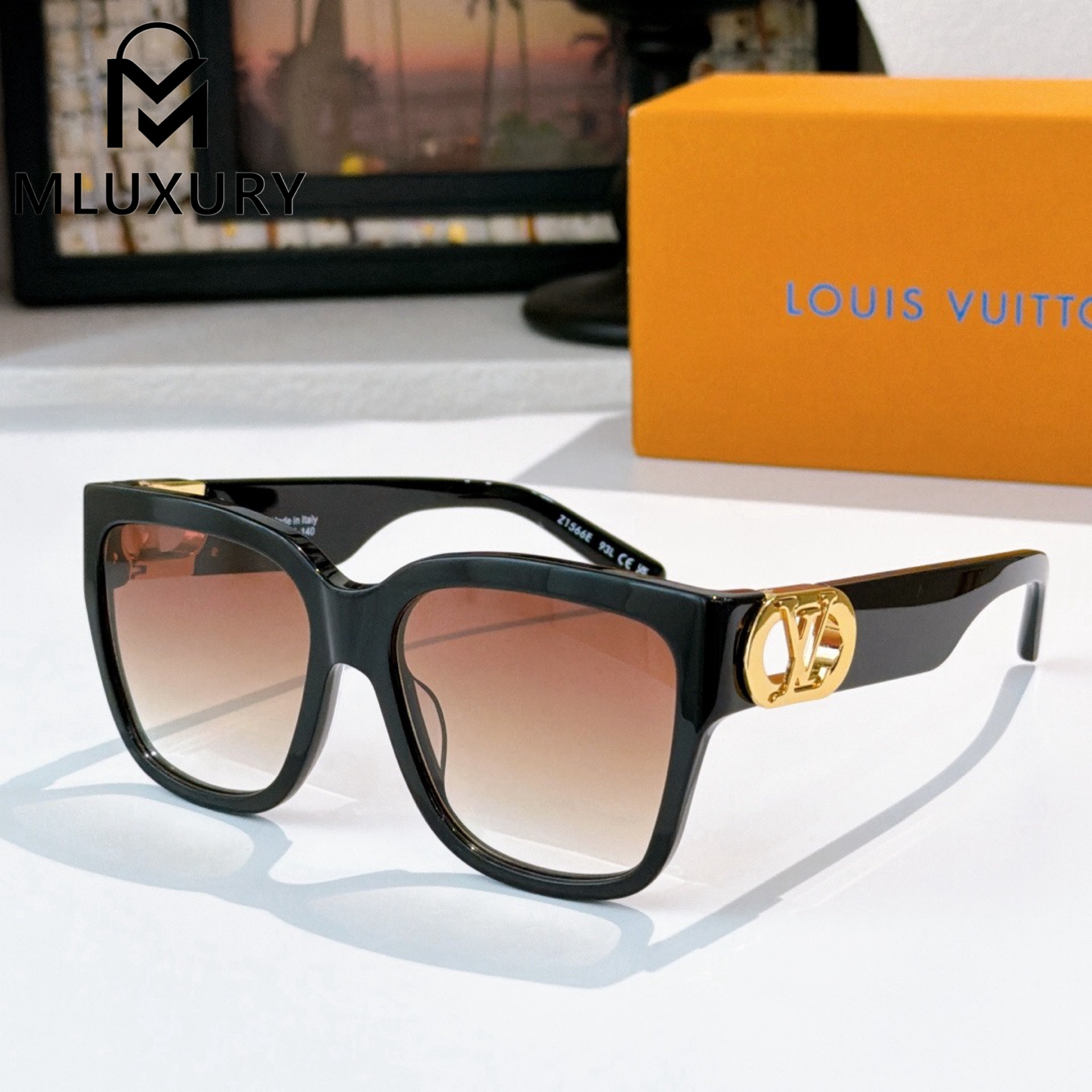 LOUIS VUITTON  Z1566E