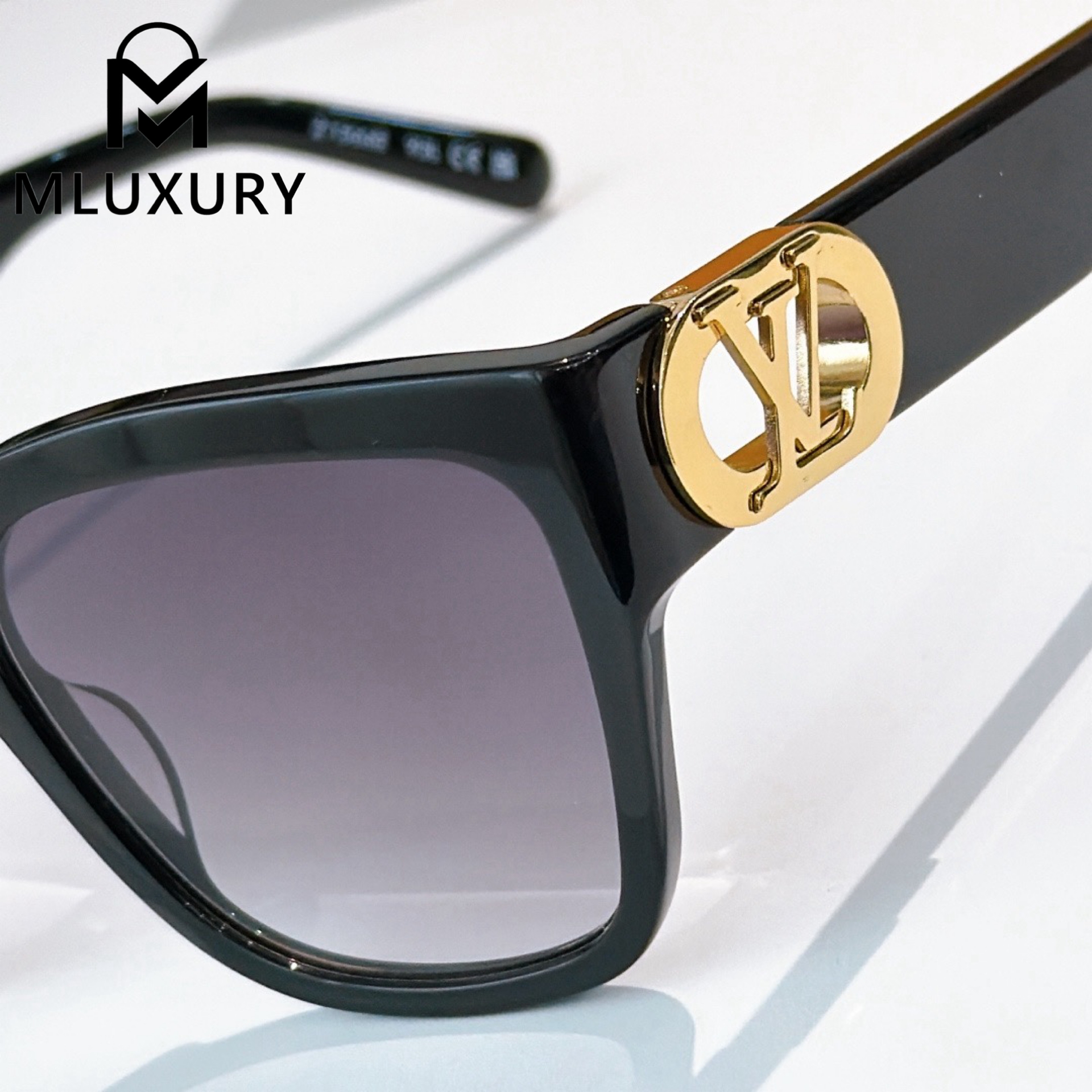 LOUIS VUITTON  Z1566E