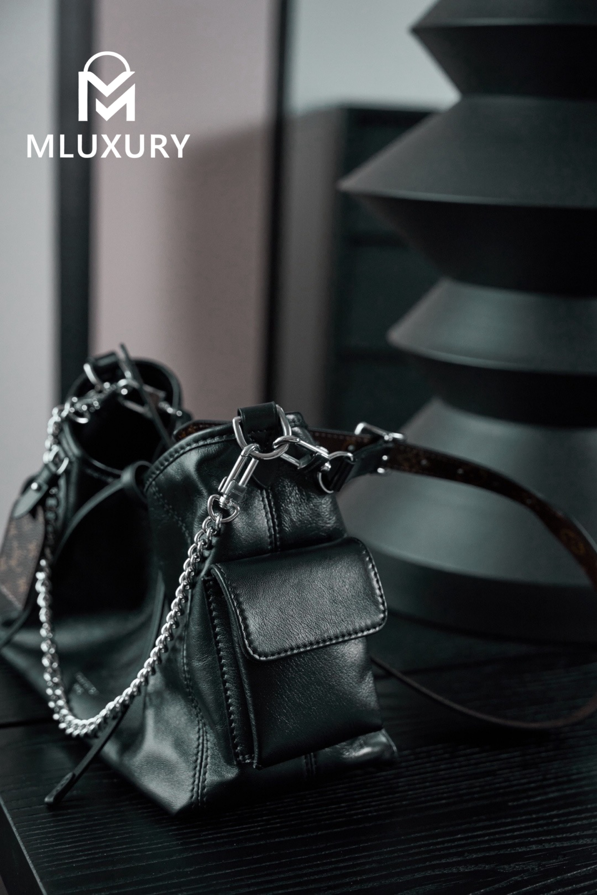 LOUIS VUITTON CARRYALL CARGO (small size)