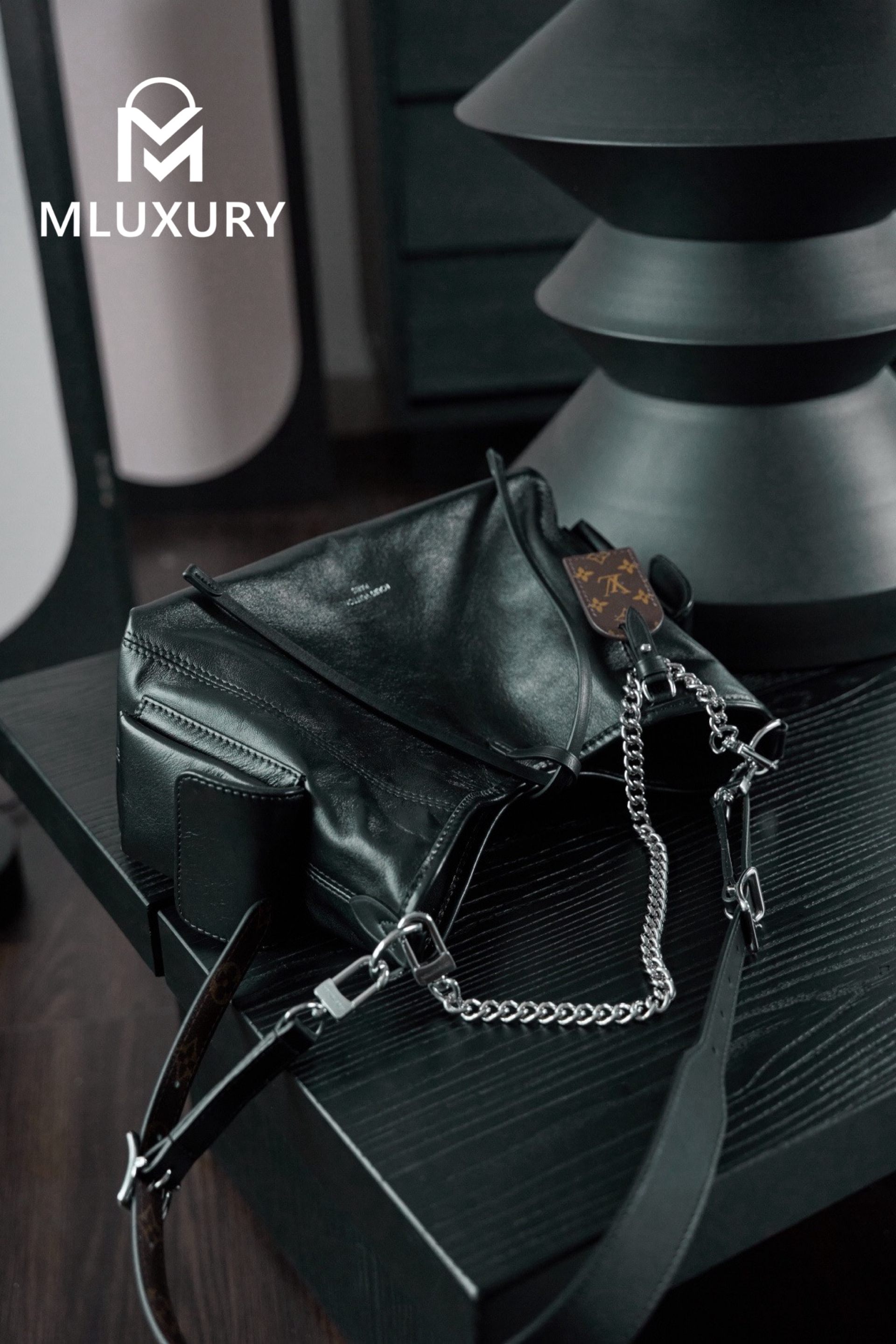 LOUIS VUITTON CARRYALL CARGO (small size)