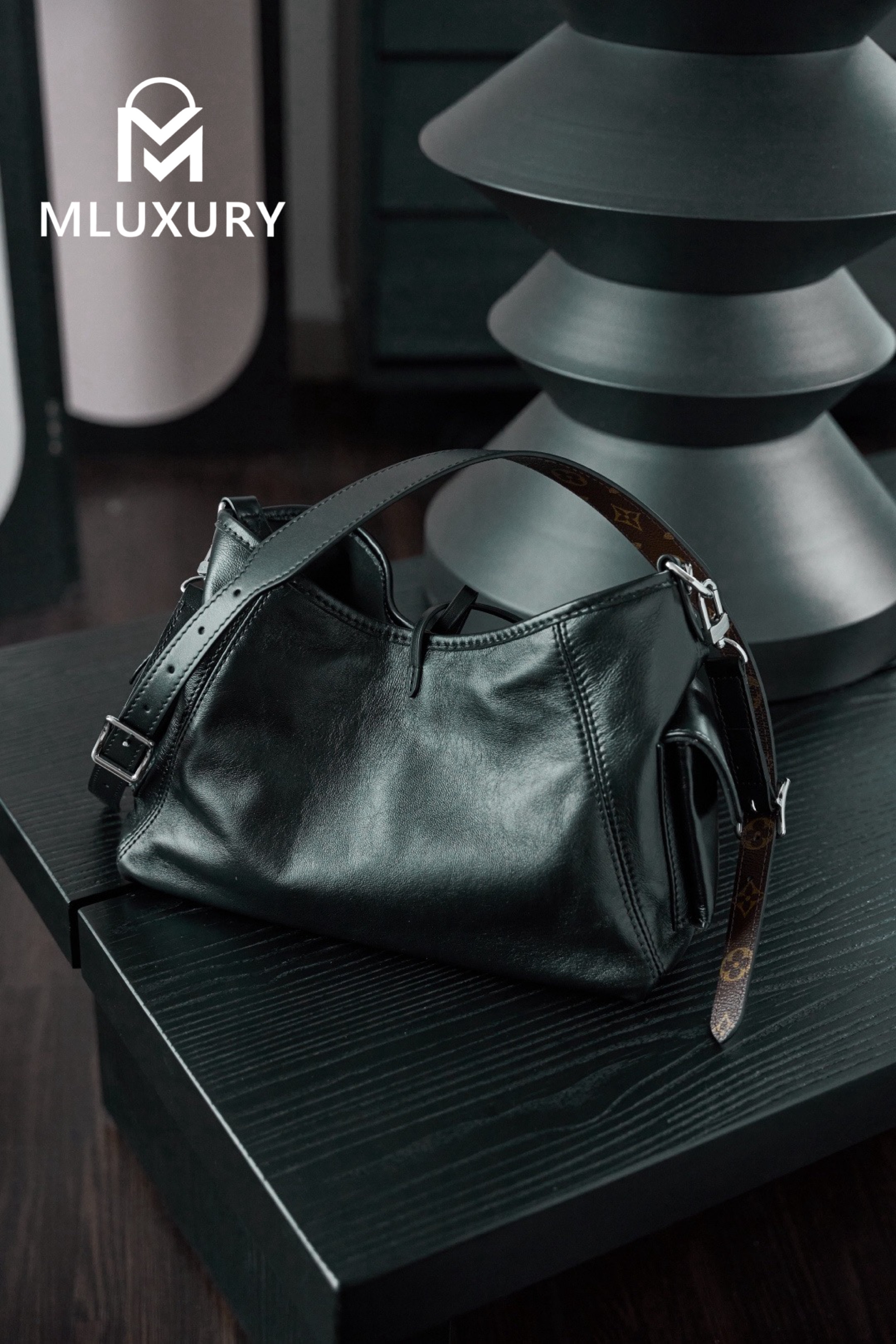 LOUIS VUITTON CARRYALL CARGO (small size)