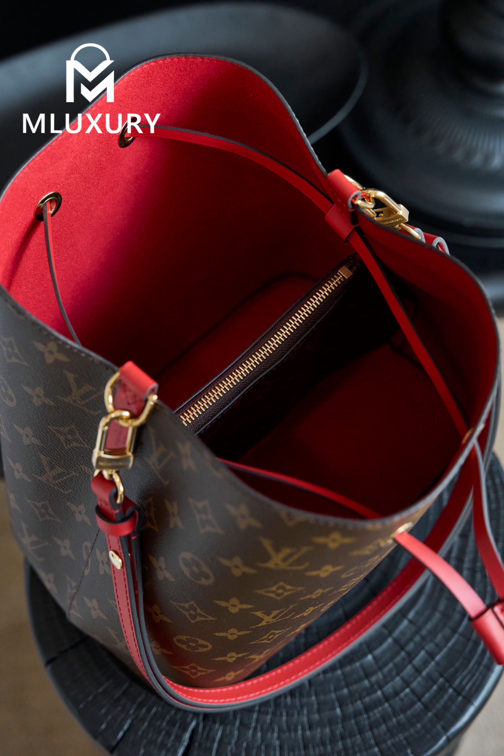 LOUIS VUITTON 𝐍É𝐎𝐍𝐎É Medium Handbag