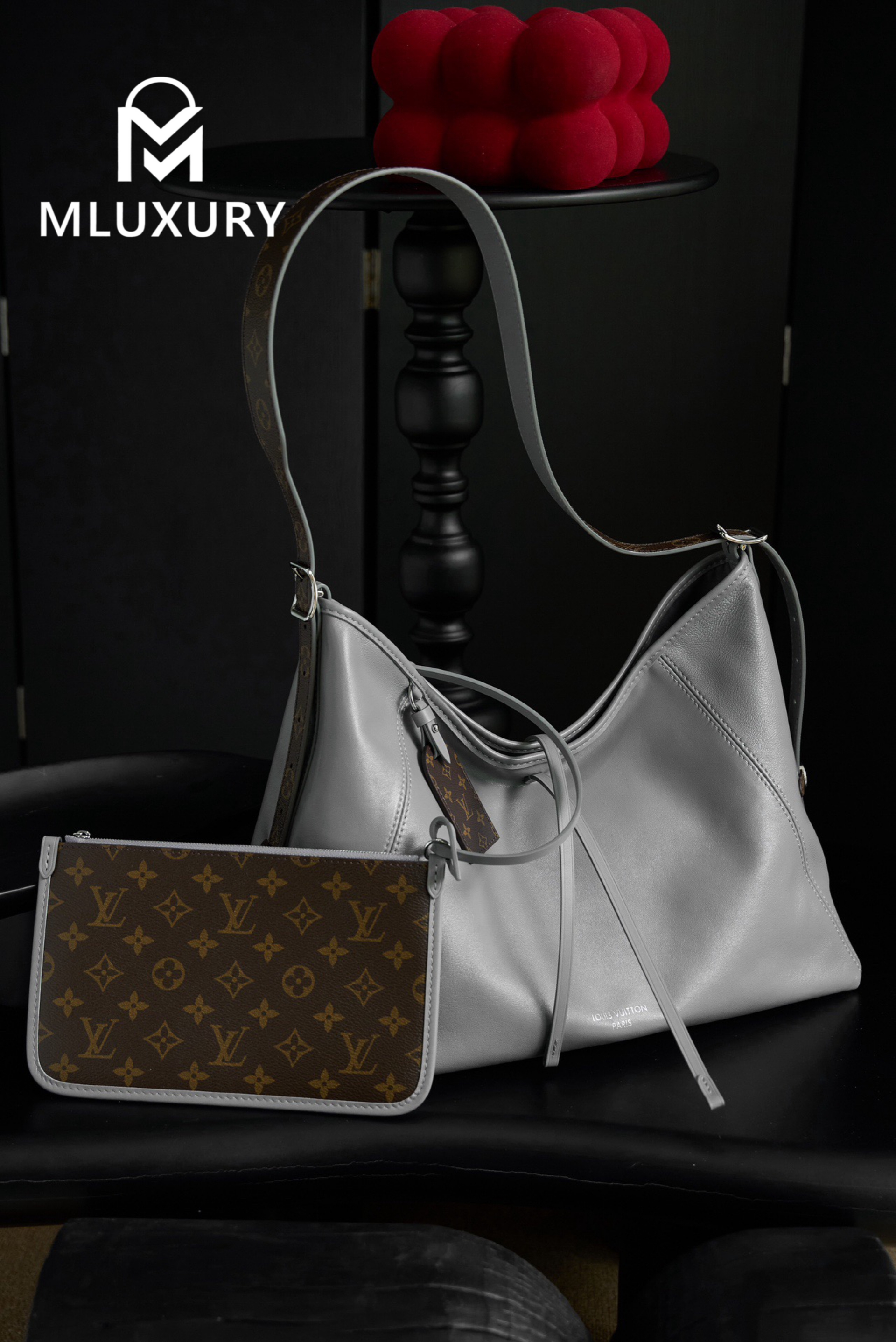 LOUIS VUITTON CARRYALL DARK Medium Handbag