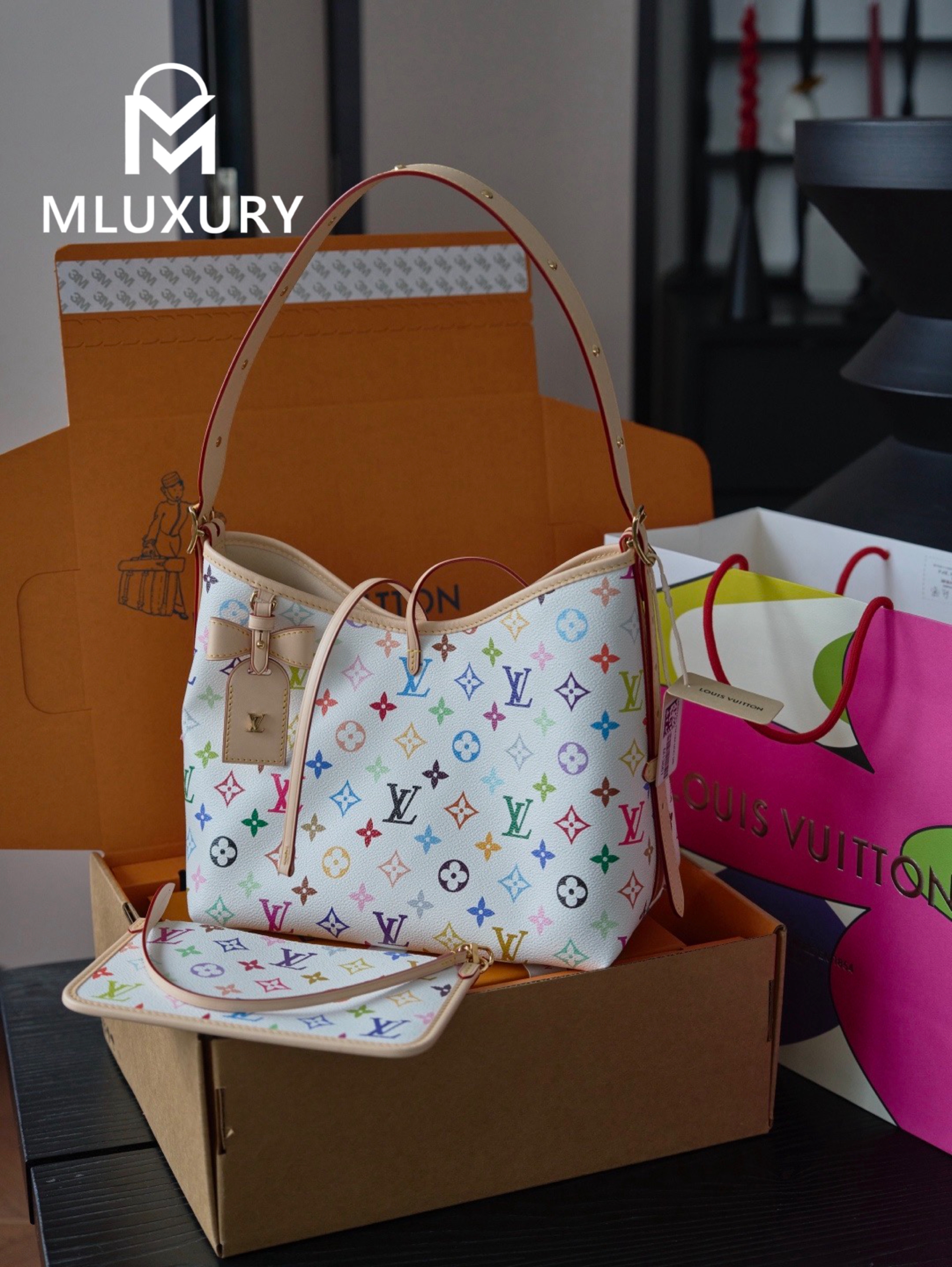 LOUIS VUITTON CARRYALL (small size)