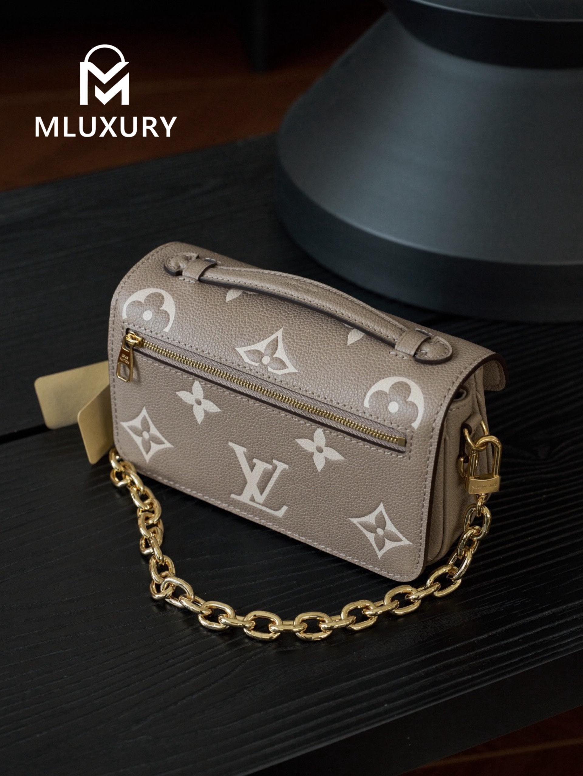 LOUIS VUITTON POCHETTE METIS EAST WEST , Elephant Grey