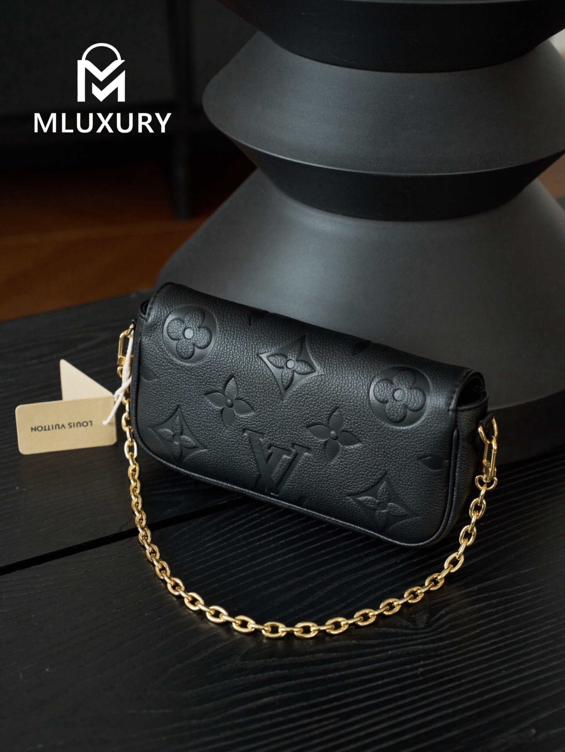 LOUIS VUITTON WALLET ON CHAIN ​​IVY , Black Calfskin