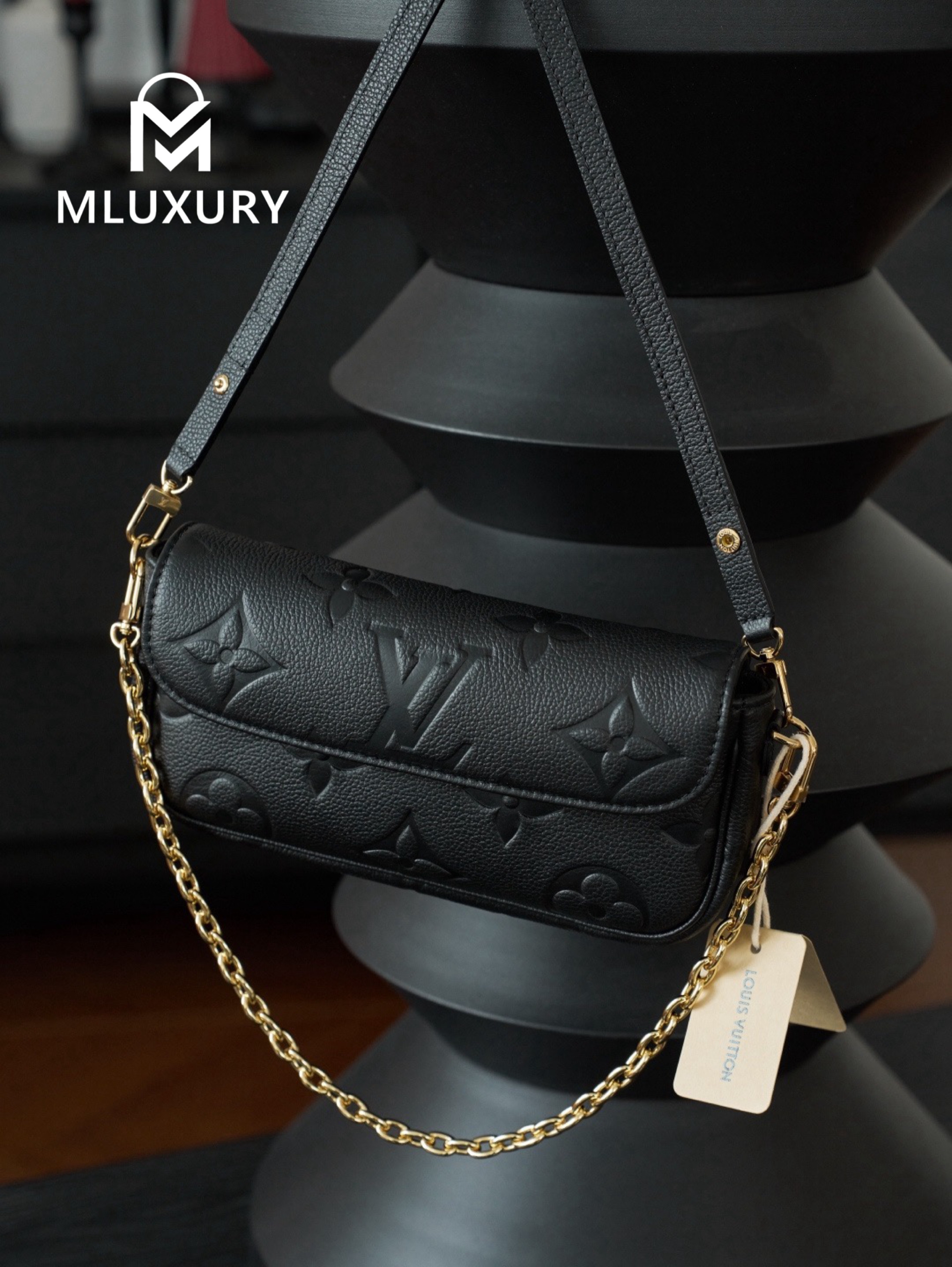 LOUIS VUITTON WALLET ON CHAIN ​​IVY , Black Calfskin