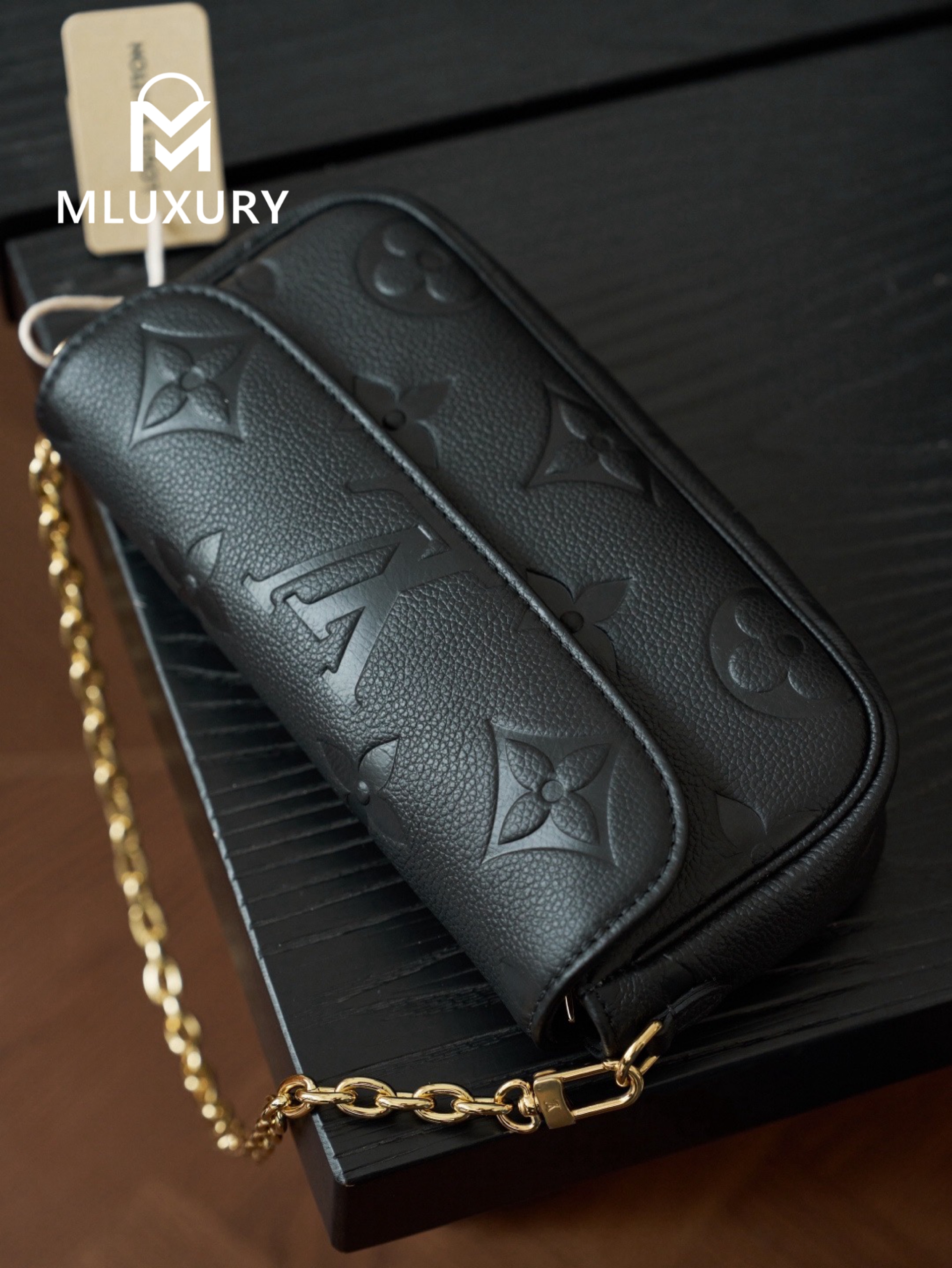 LOUIS VUITTON WALLET ON CHAIN ​​IVY , Black Calfskin