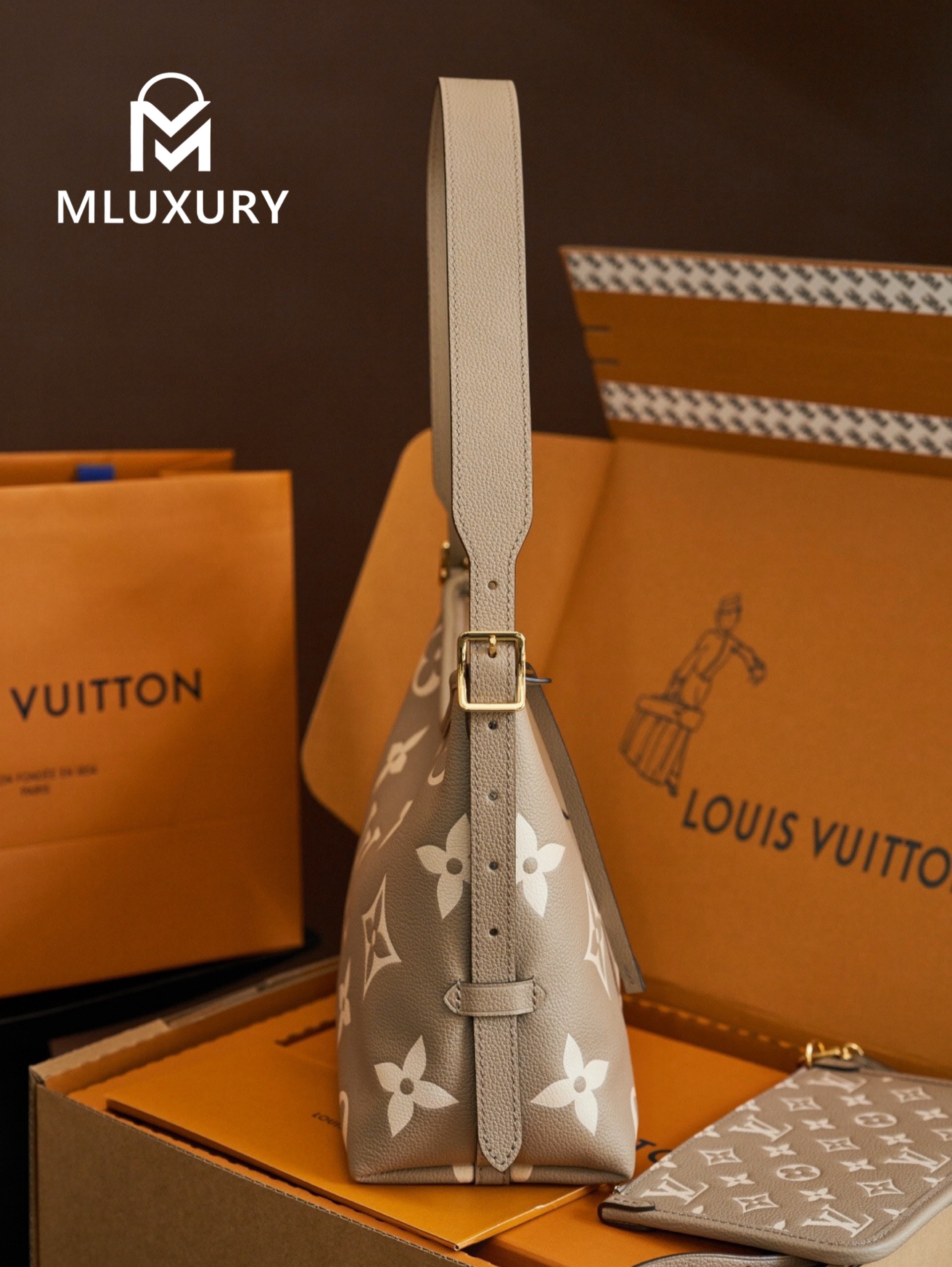 LOUIS VUITTON CARRYALL (Small Size), Elephant Grey