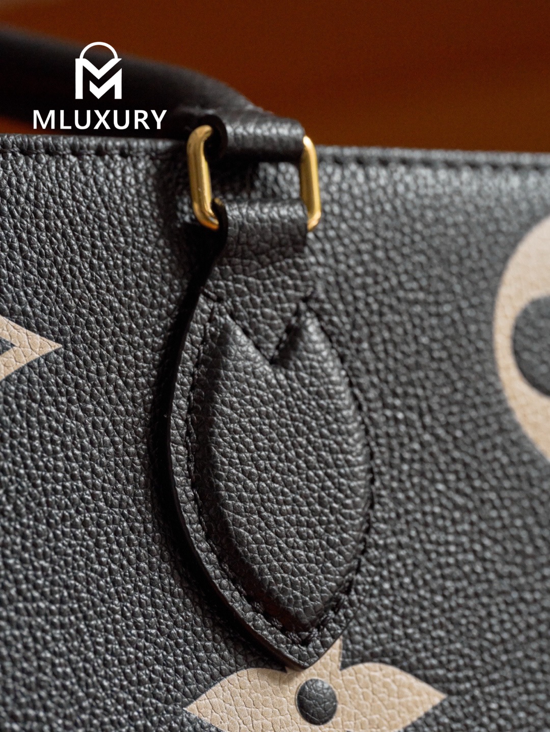 LOUIS VUITTON ONTHEGO Medium, Black