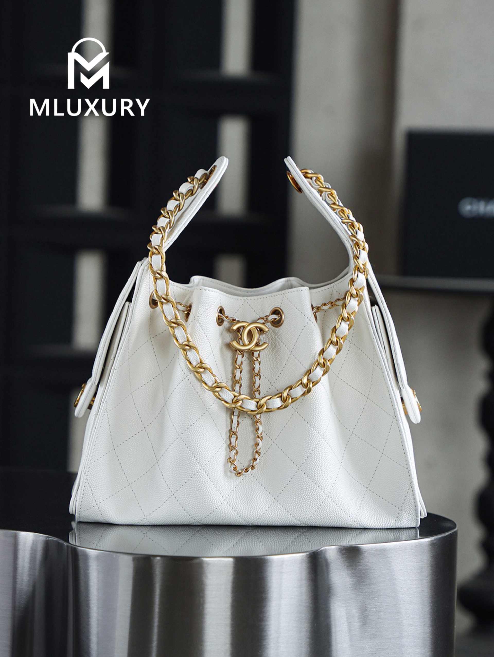 CHANEL 25bag (Small), White