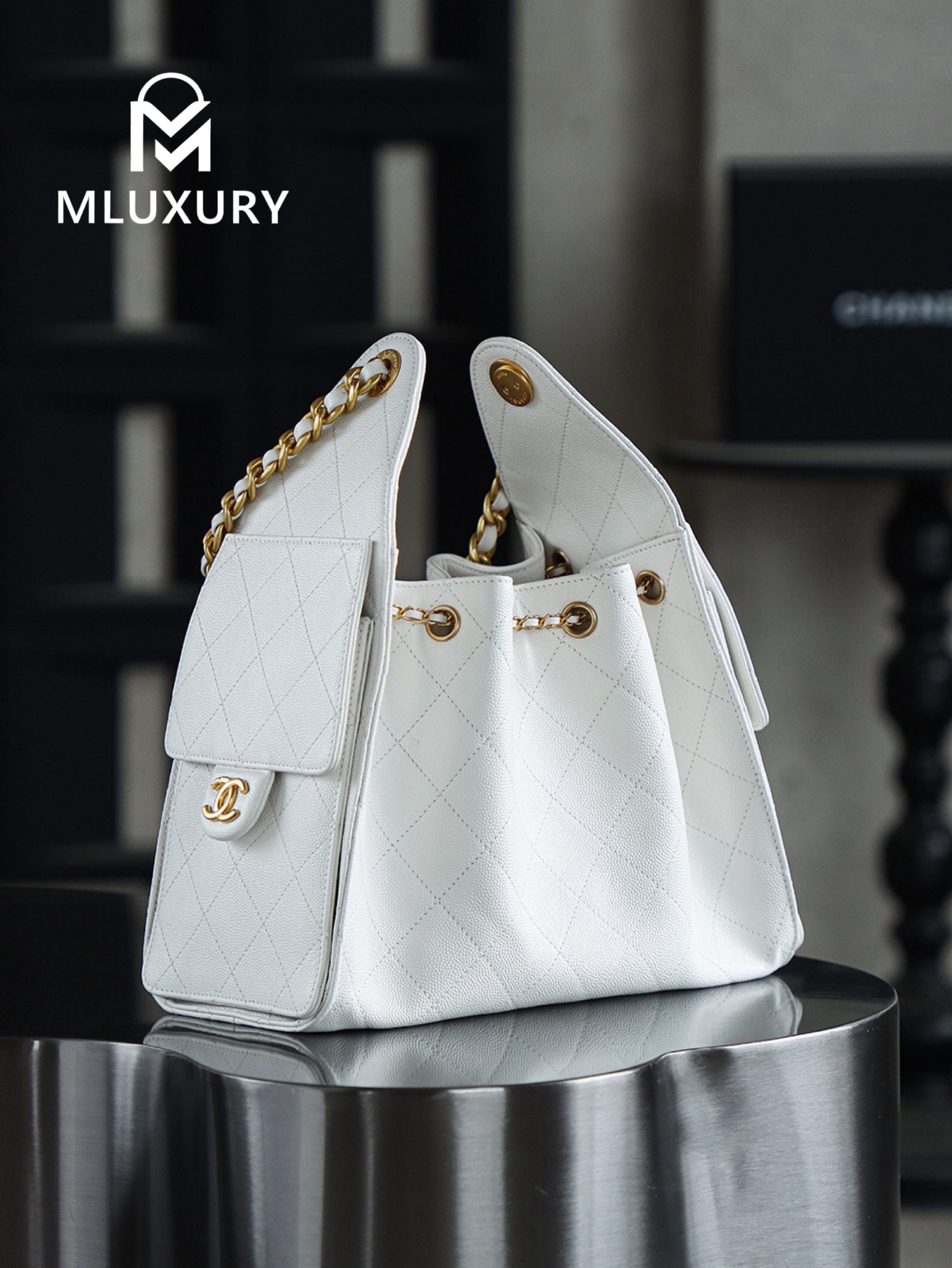CHANEL 25bag (Small), White