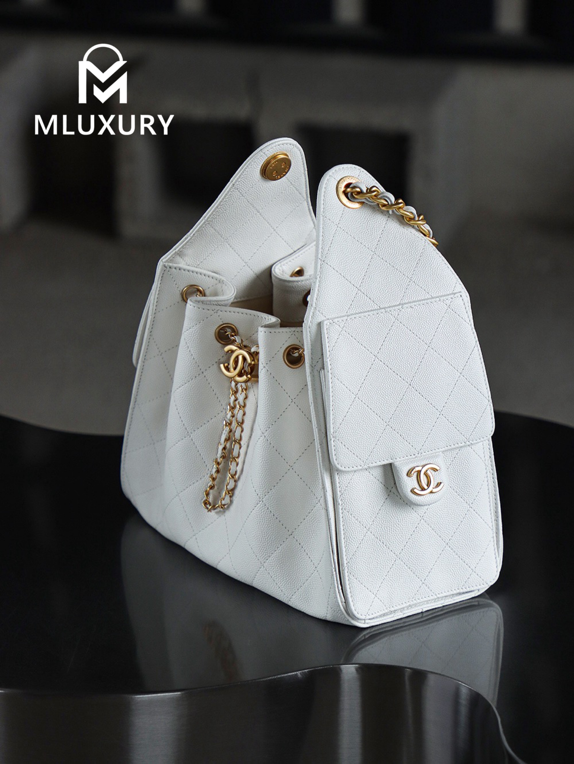 CHANEL 25bag (Small), White